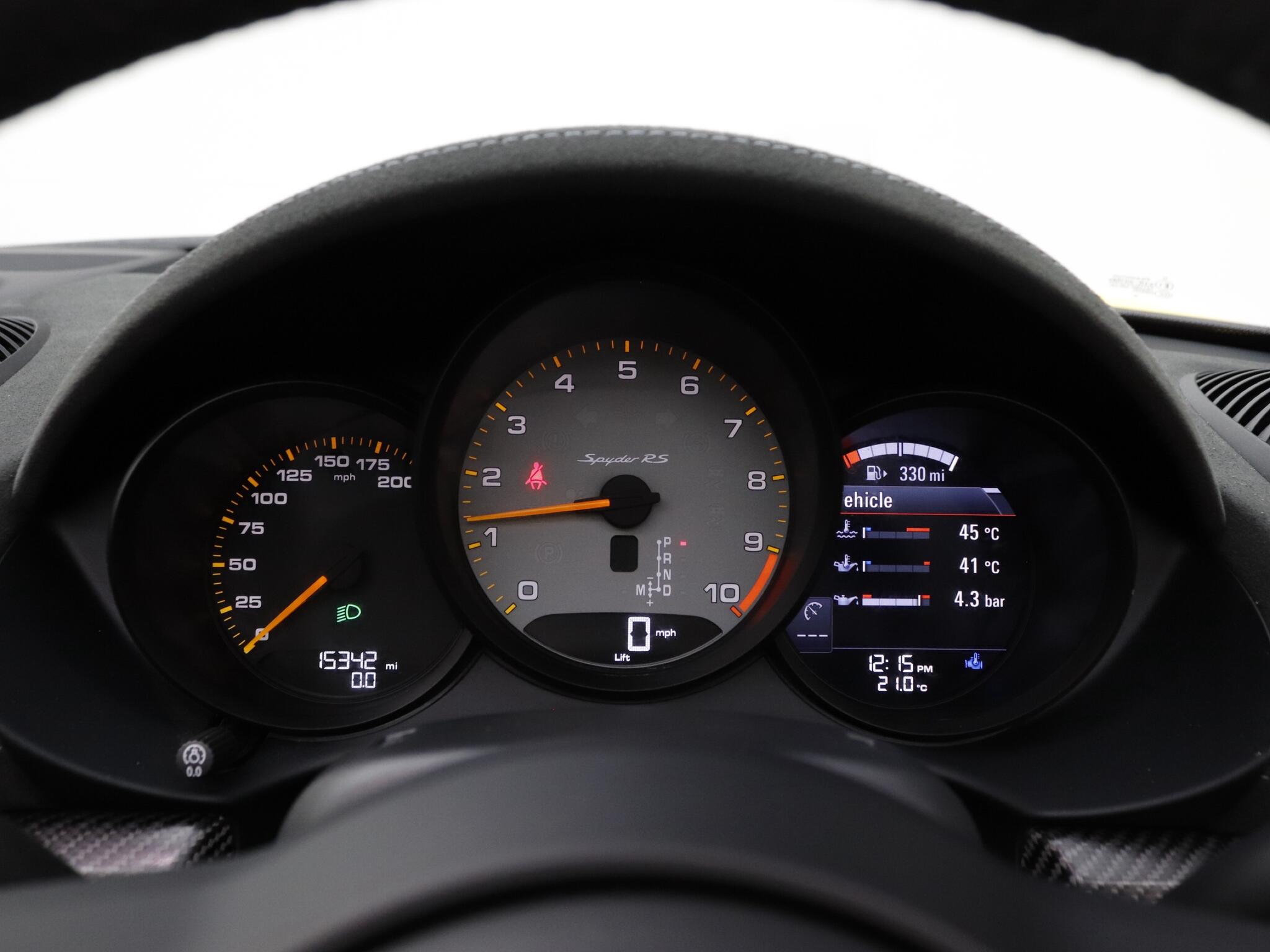 Porsche 718 Spyder view 16