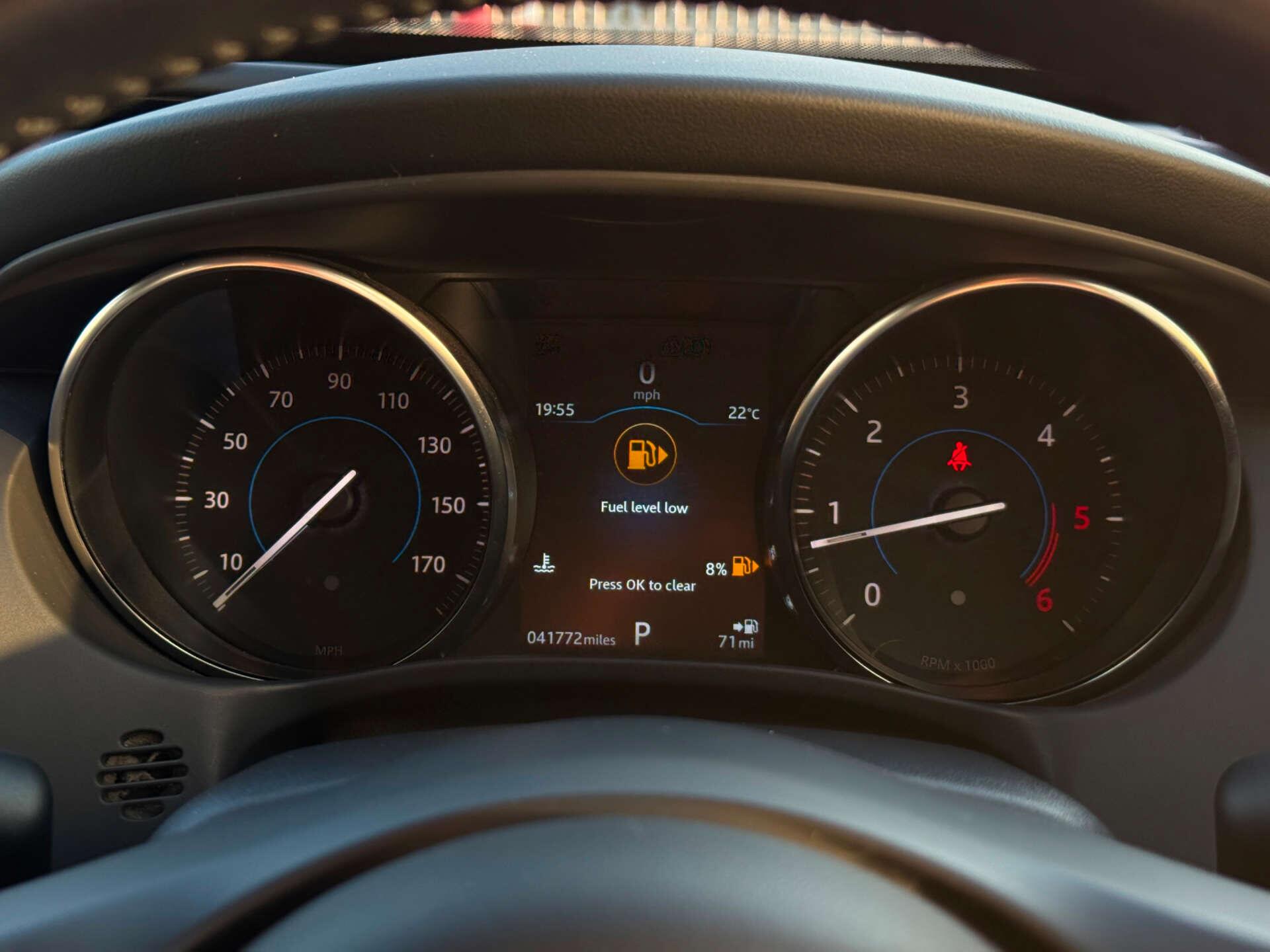 Jaguar Xe view 53