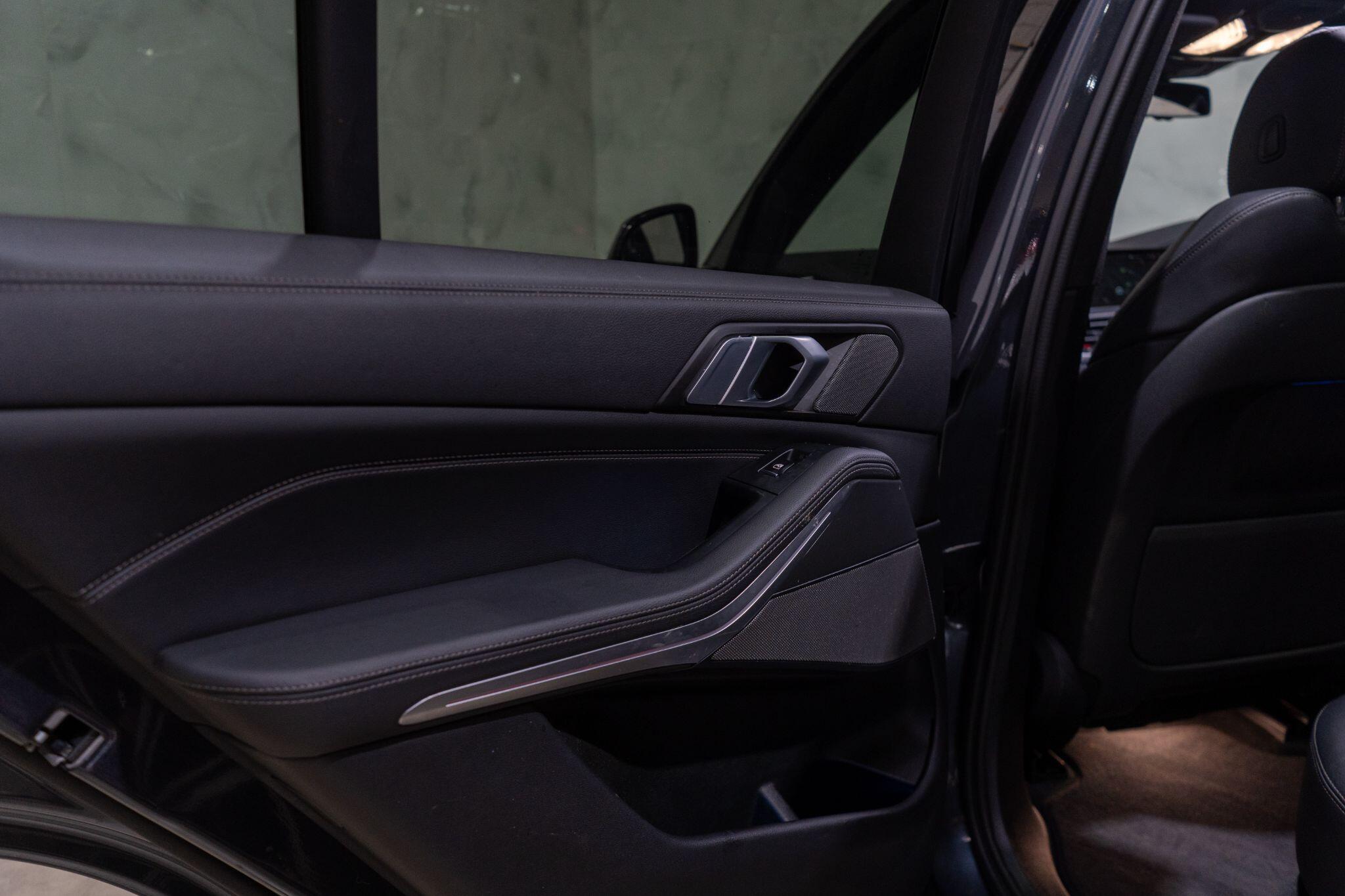 BMW X5 view 30