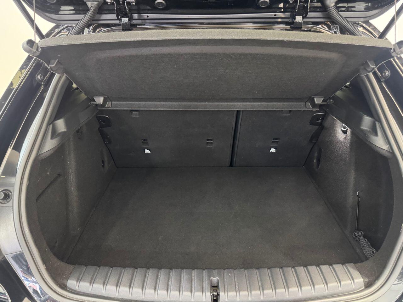BMW 1 Series view 32