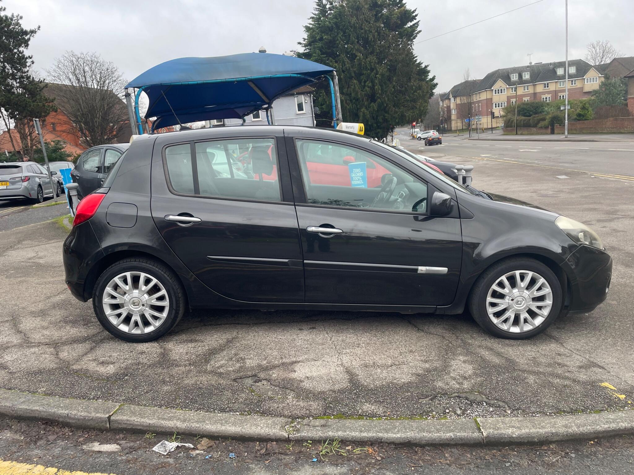 2011 Renault Clio image 15