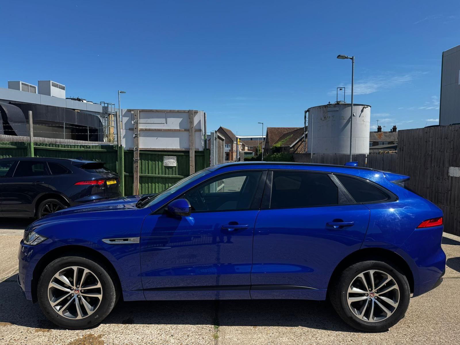 Jaguar F-Pace view 10