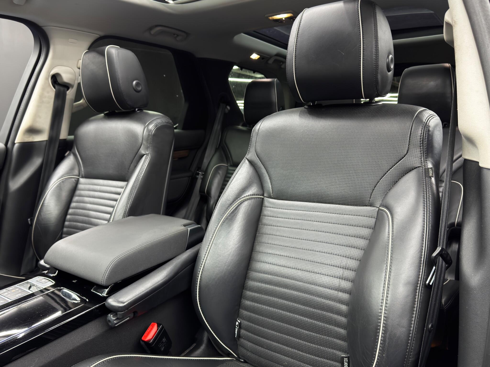 Land Rover Discovery view 14