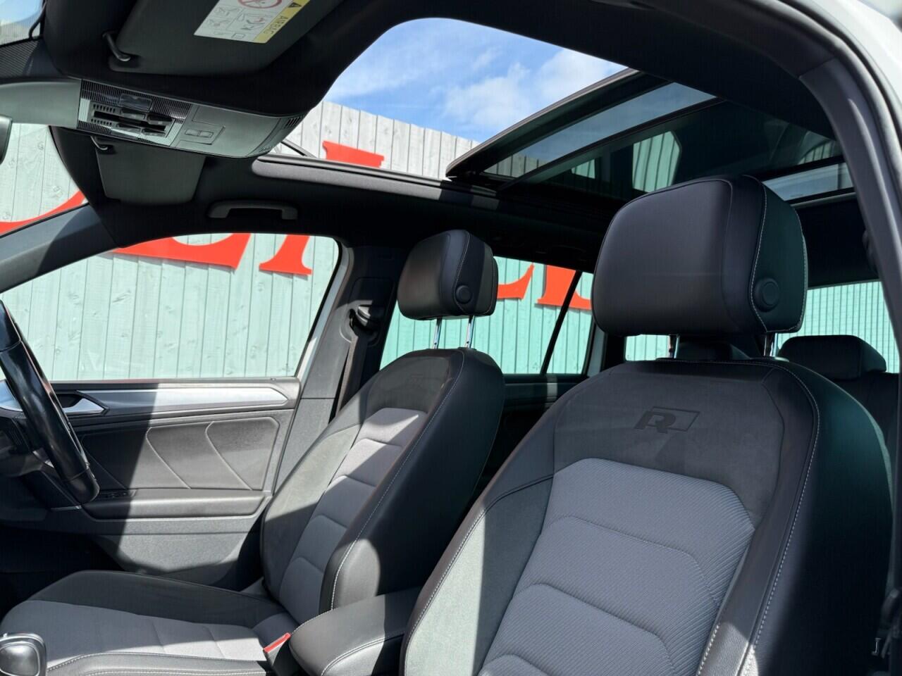 Volkswagen Tiguan view 3