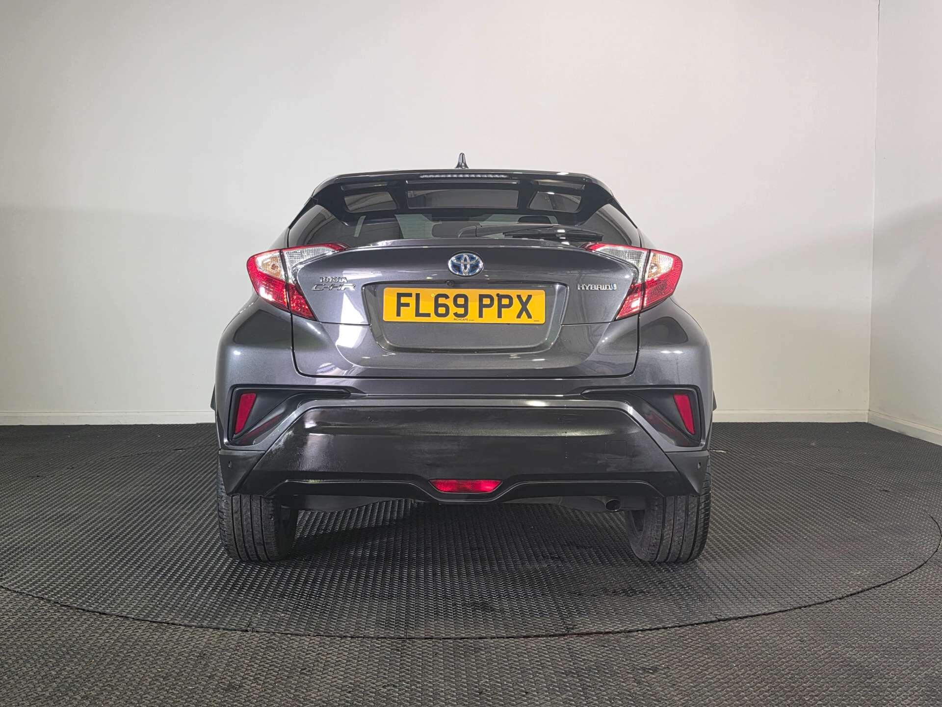 Toyota C-HR view 6