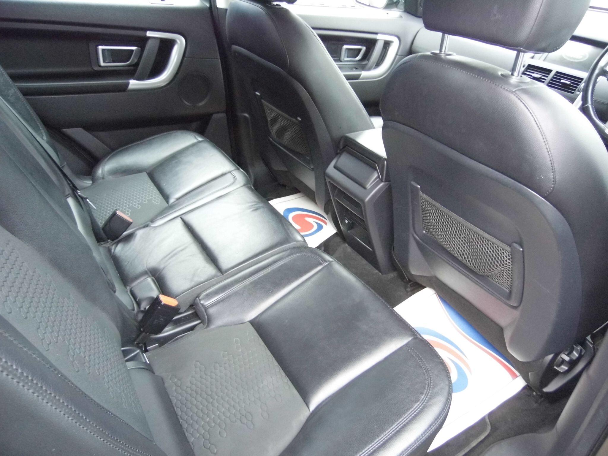 Land Rover Discovery Sport view 27