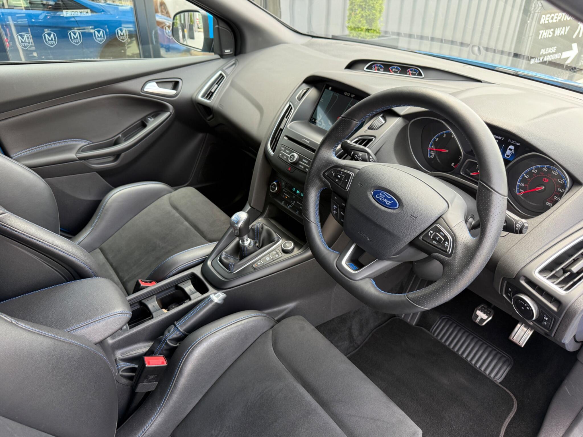 Ford Focus view 15