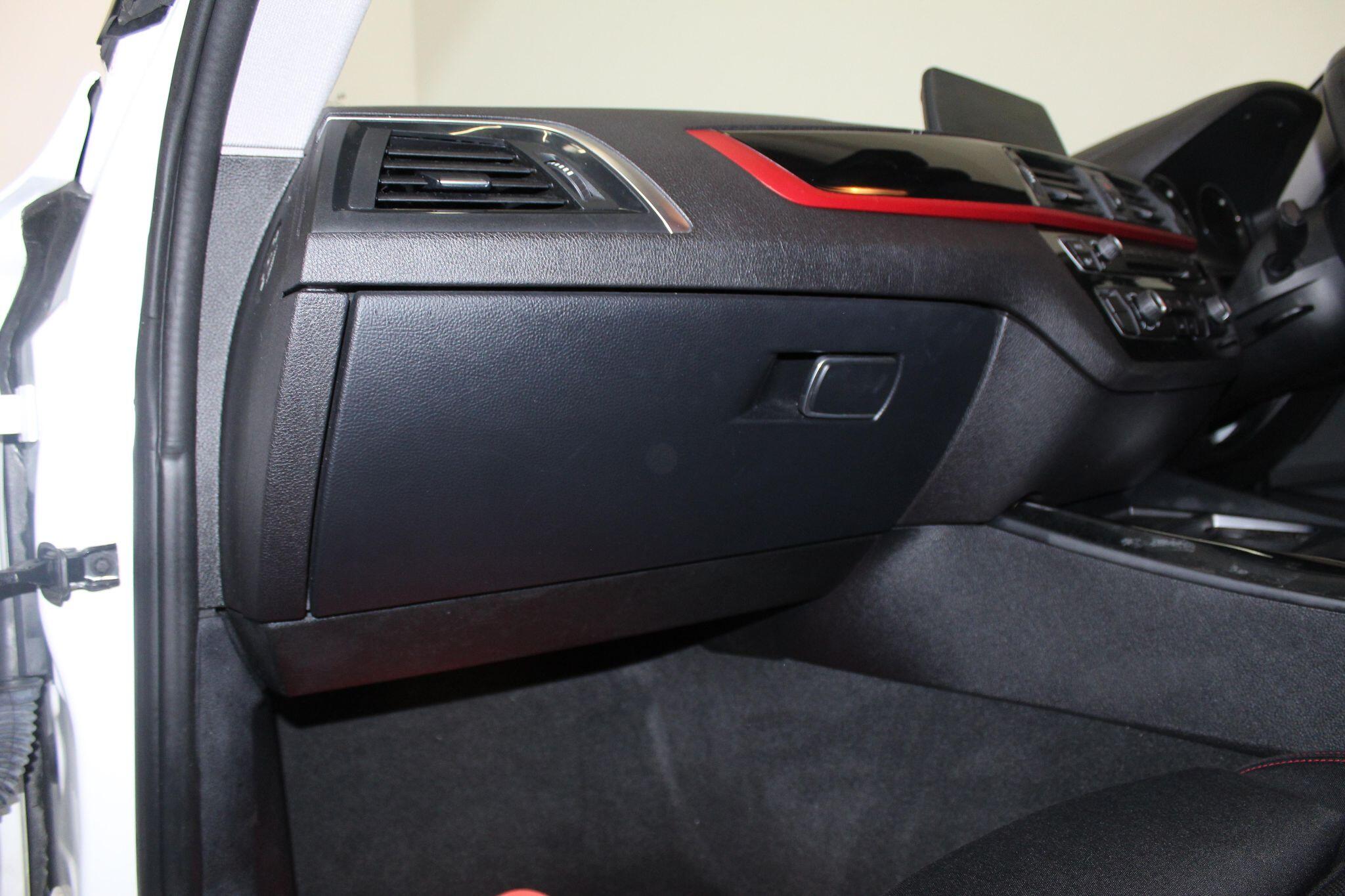 BMW 2 Series view 26