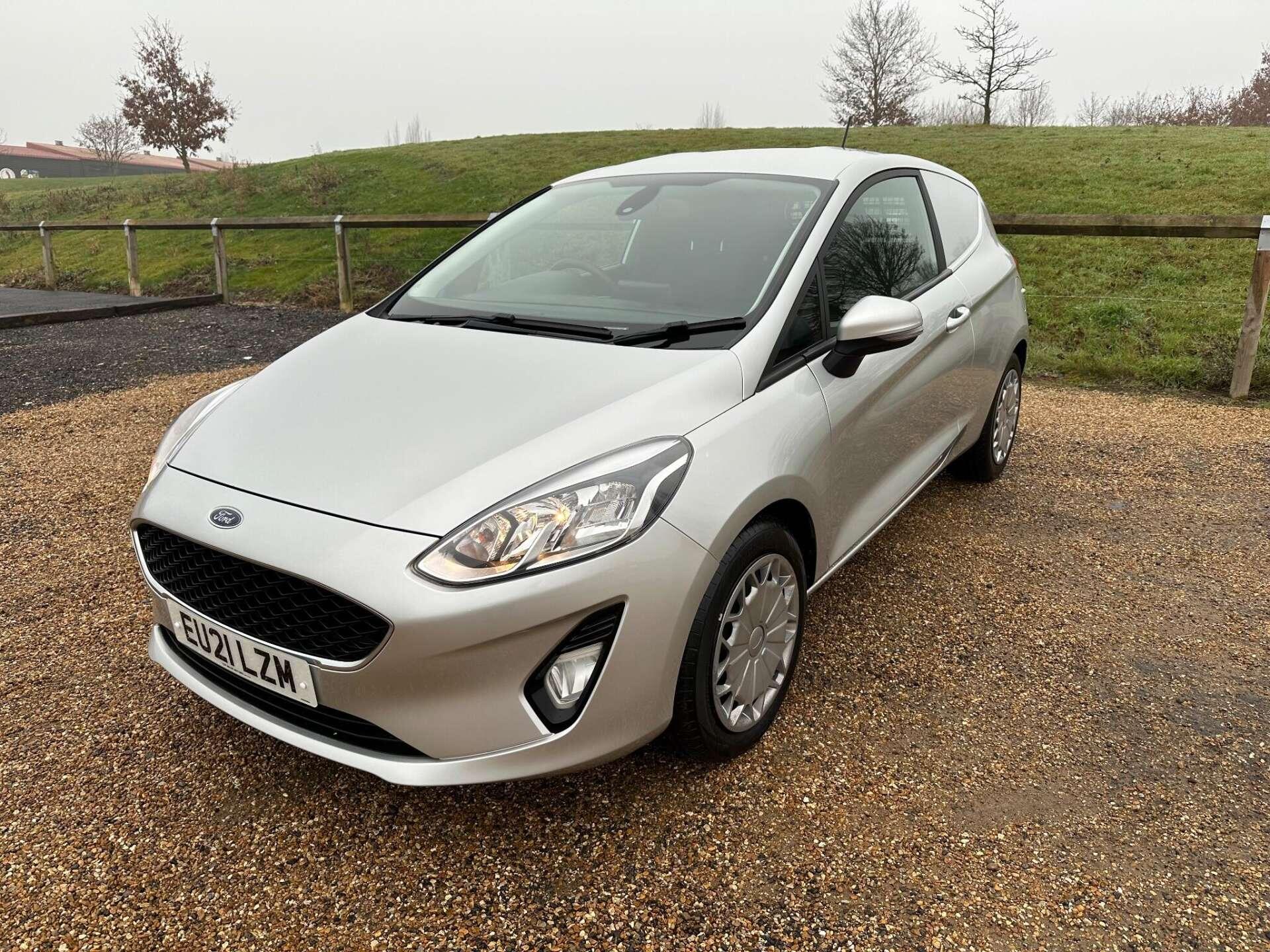 Ford Fiesta view 3