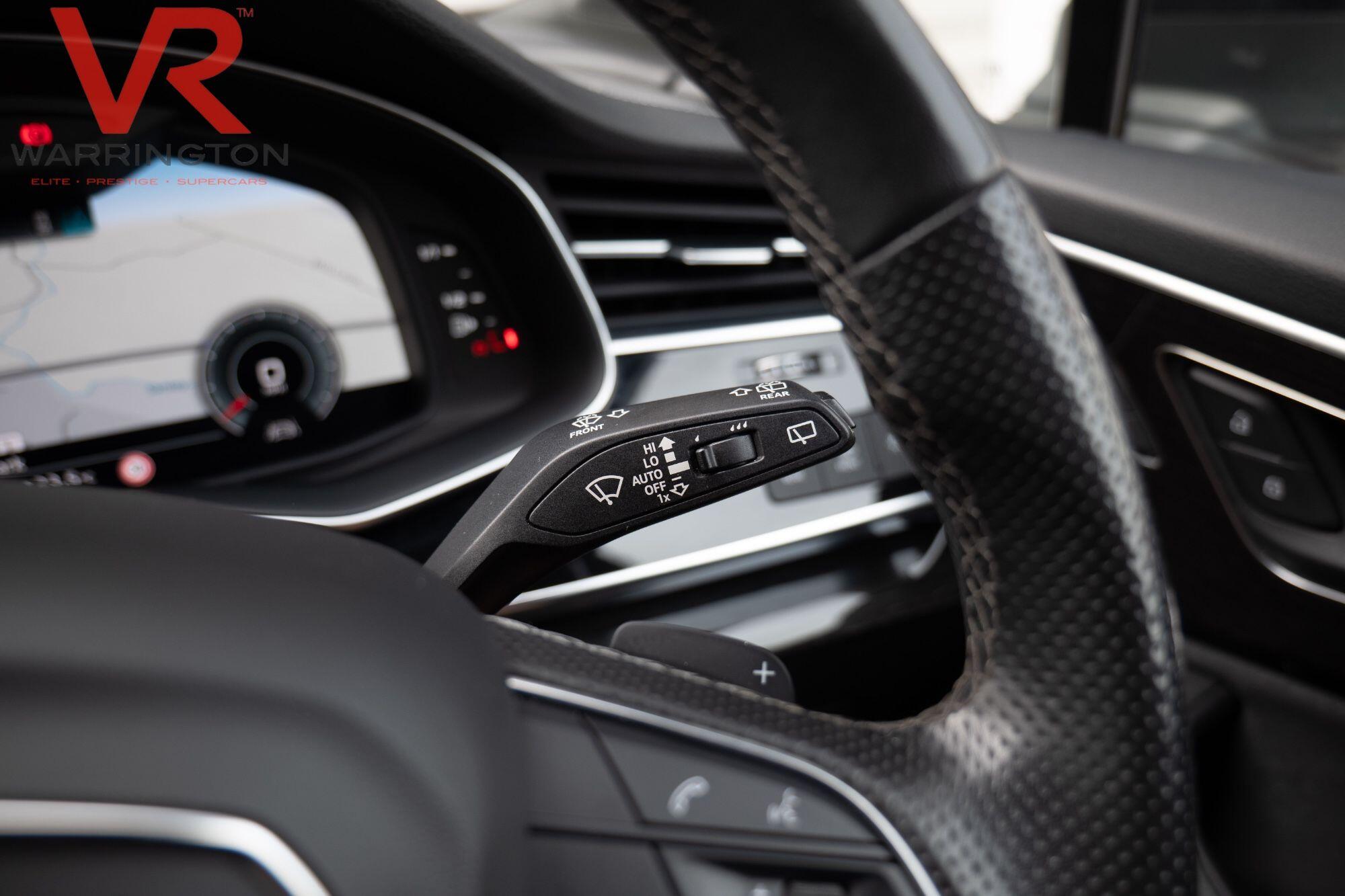 Audi Q7 view 13