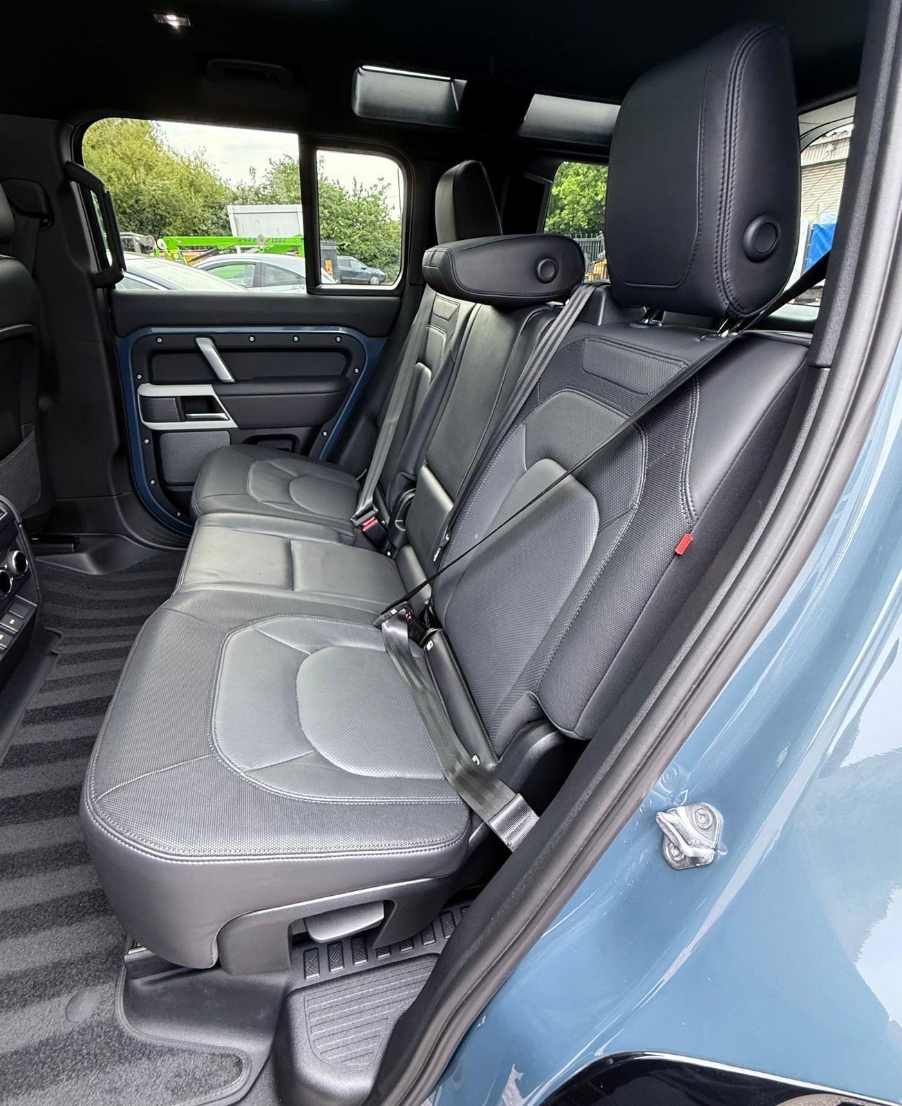 Land Rover Defender view 43