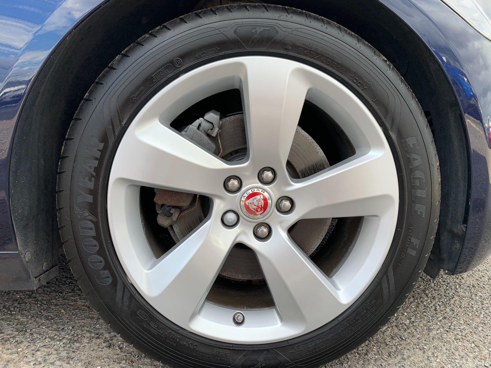 Jaguar XF view 54