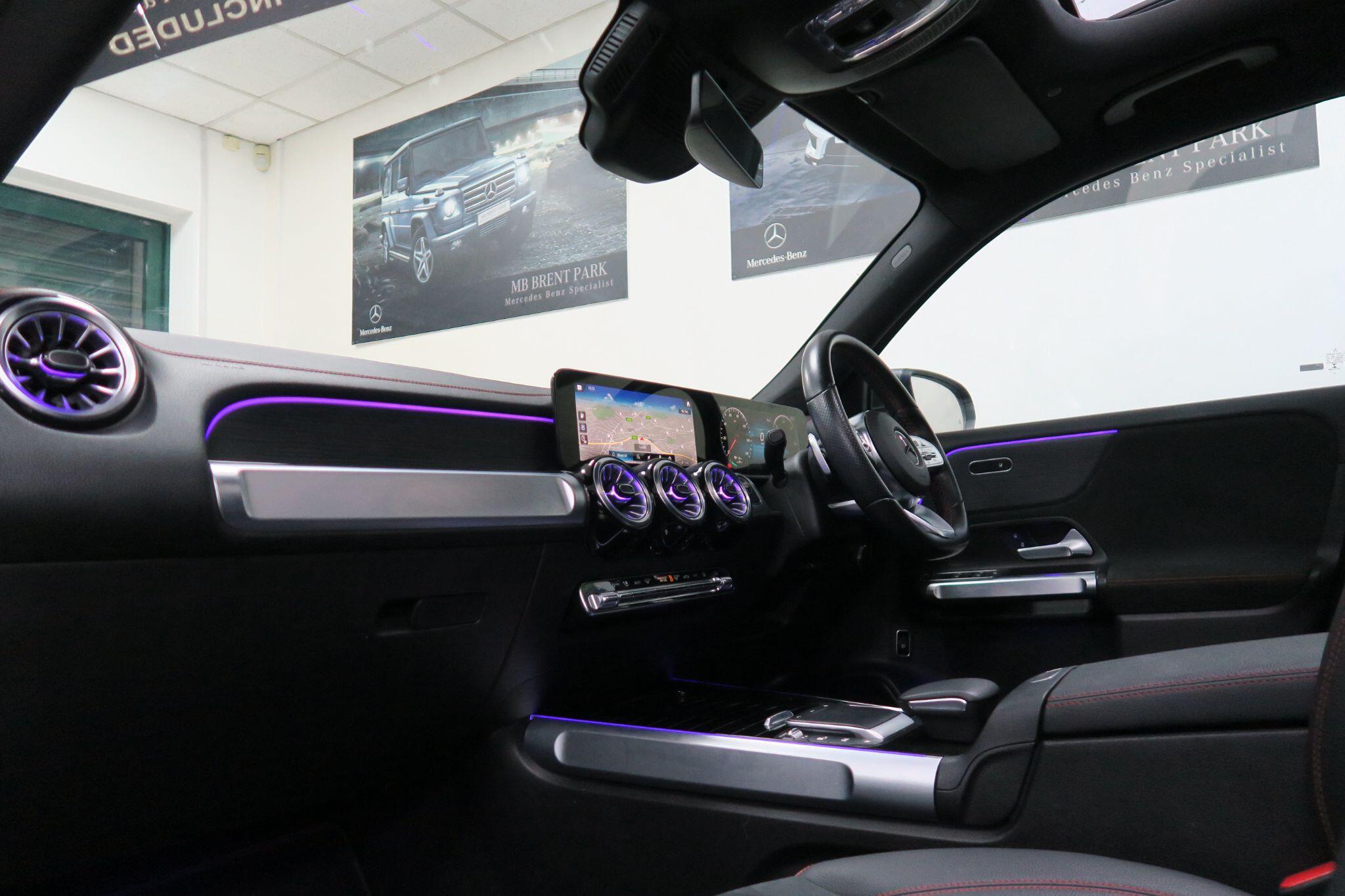 Mercedes-Benz EQB view 9