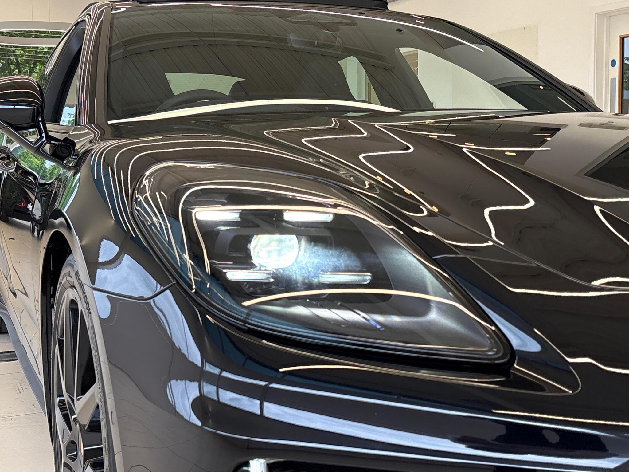 Porsche Panamera view 21
