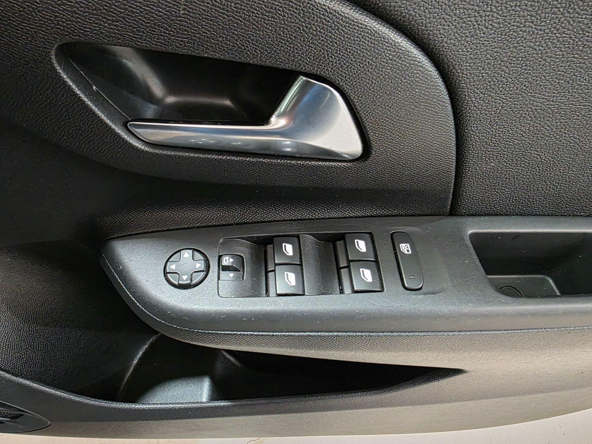 Vauxhall Corsa view 14