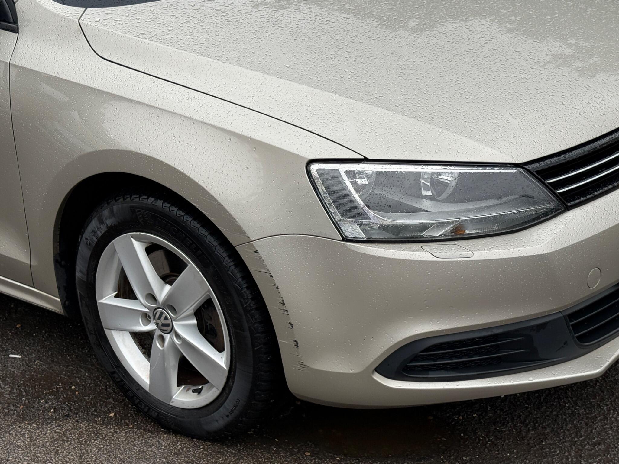 Volkswagen Jetta - Image 22