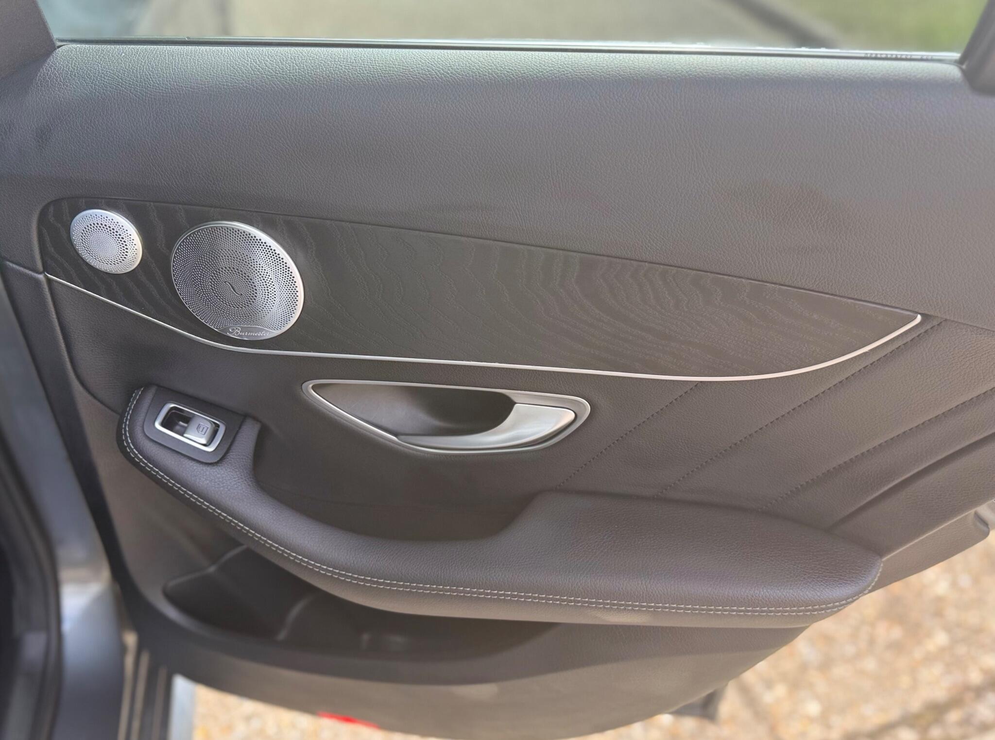 Mercedes-Benz C Class view 21