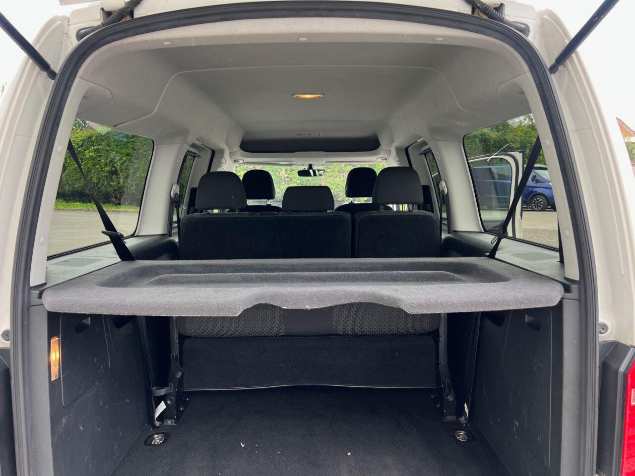 Volkswagen Caddy Maxi Life view 27