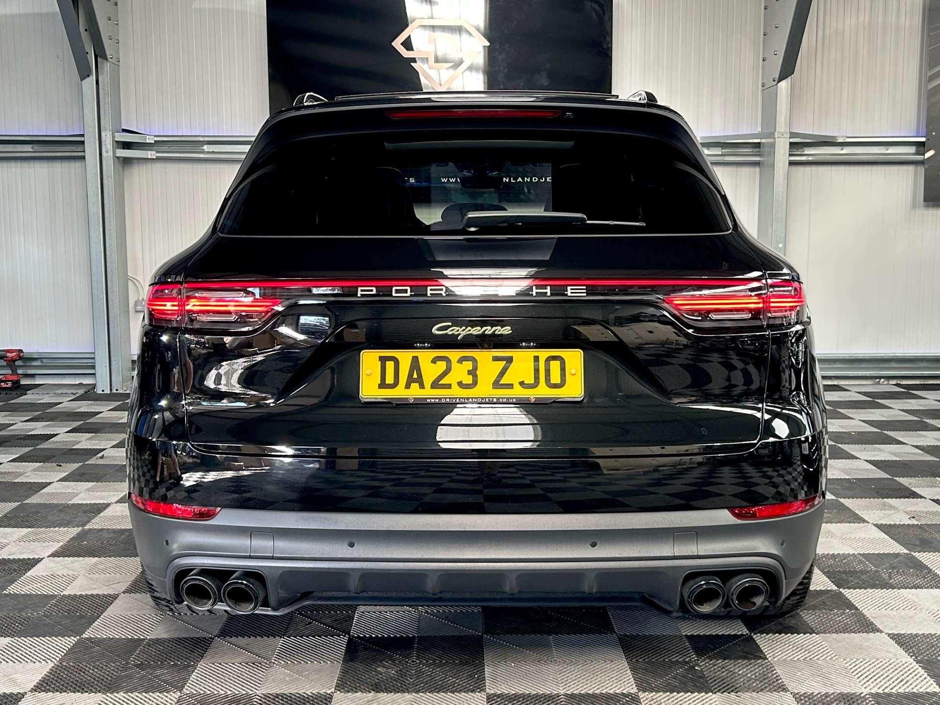 Porsche Cayenne view 14