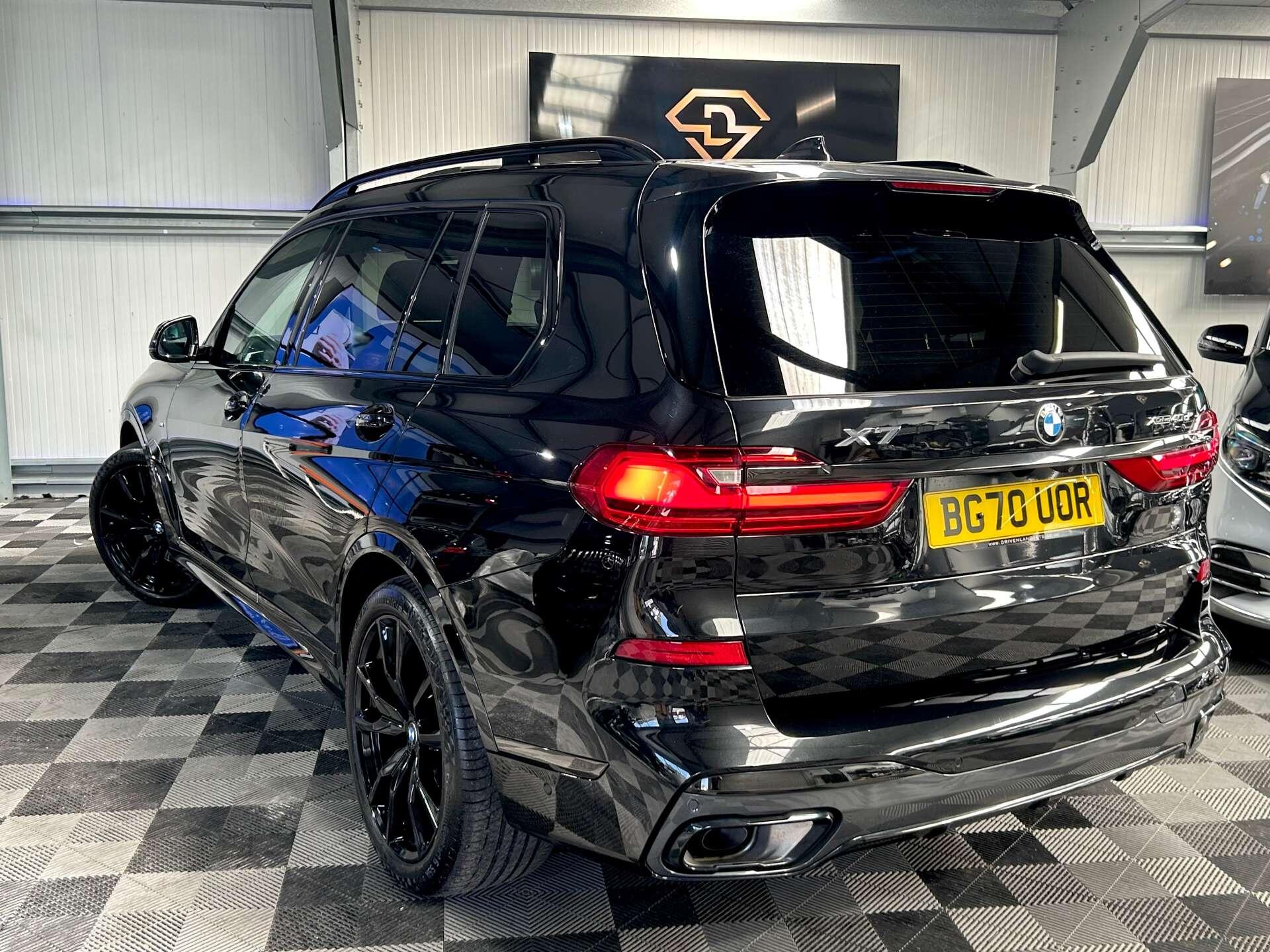 BMW X7 view 19