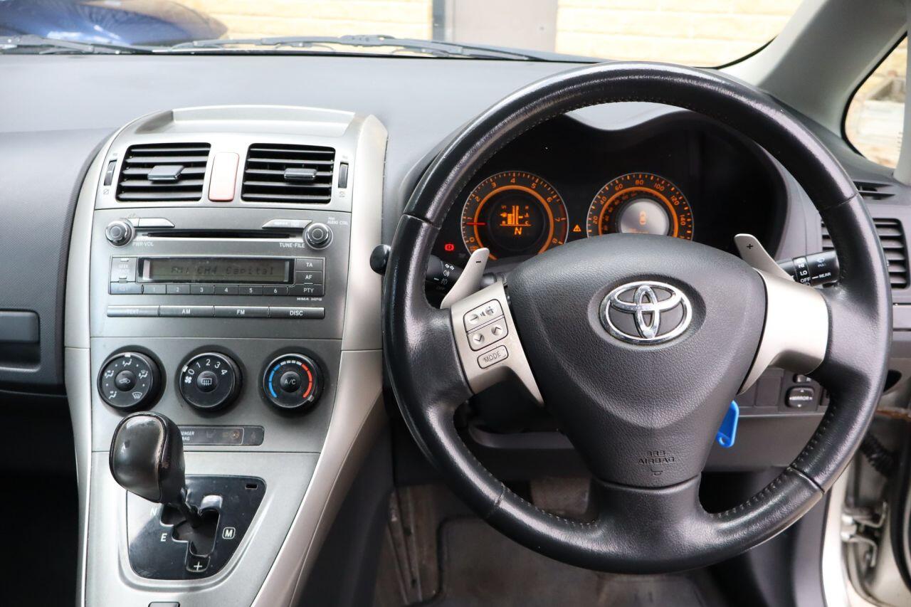 Toyota Auris view 11