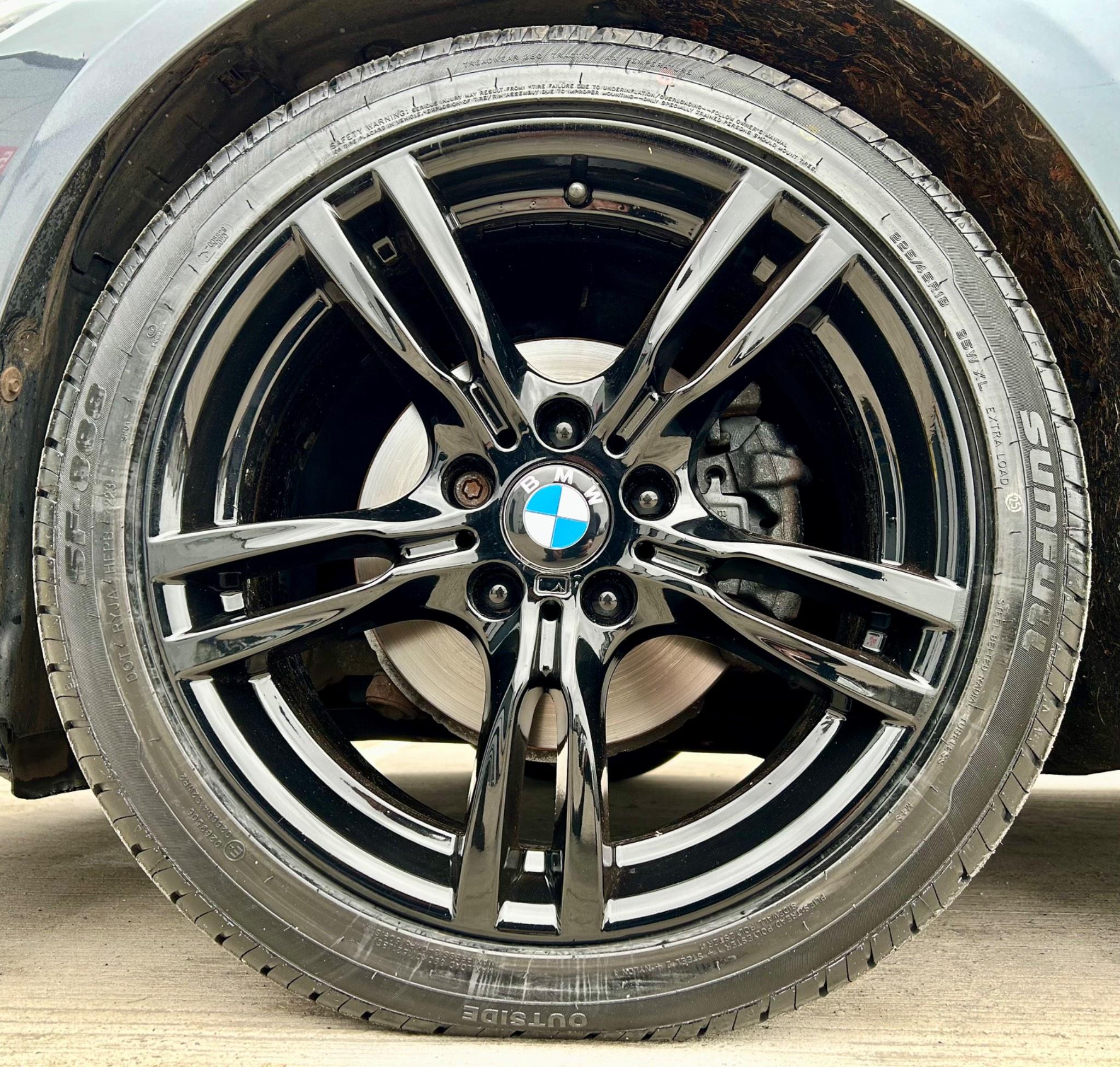 BMW 3 Series view 19