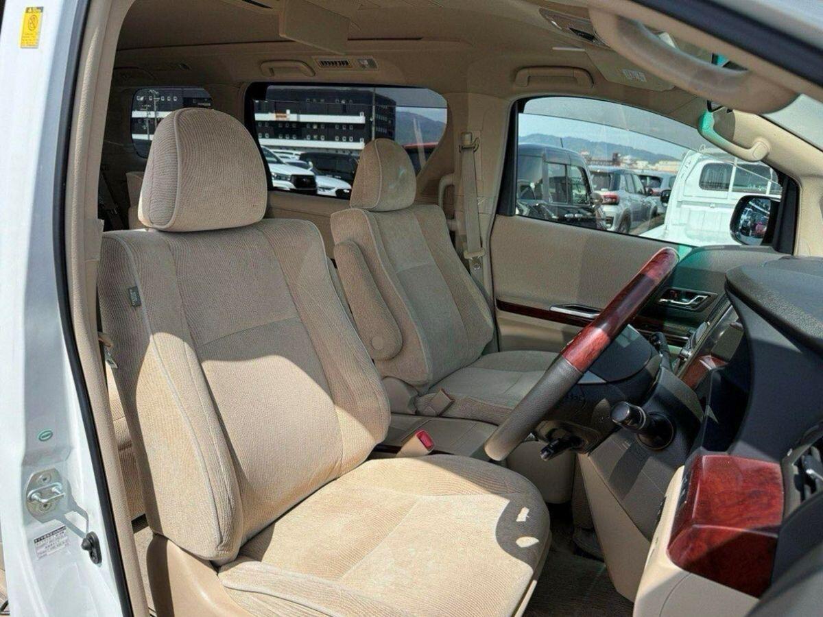 Toyota Alphard view 15