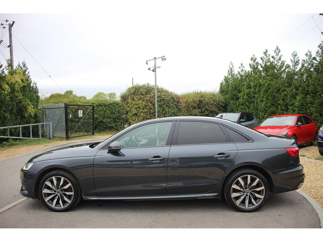 Audi A4 view 8