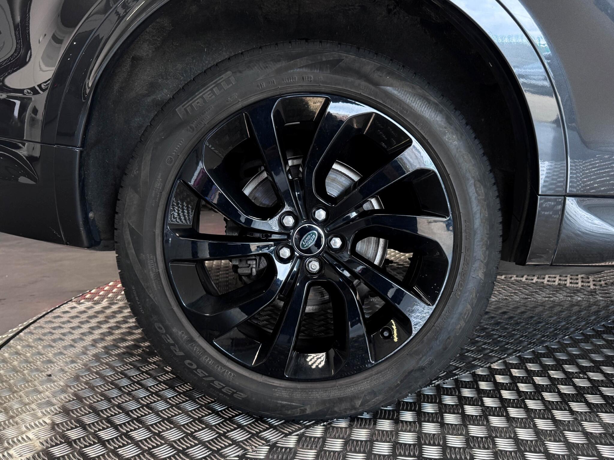 Land Rover Discovery Sport view 59