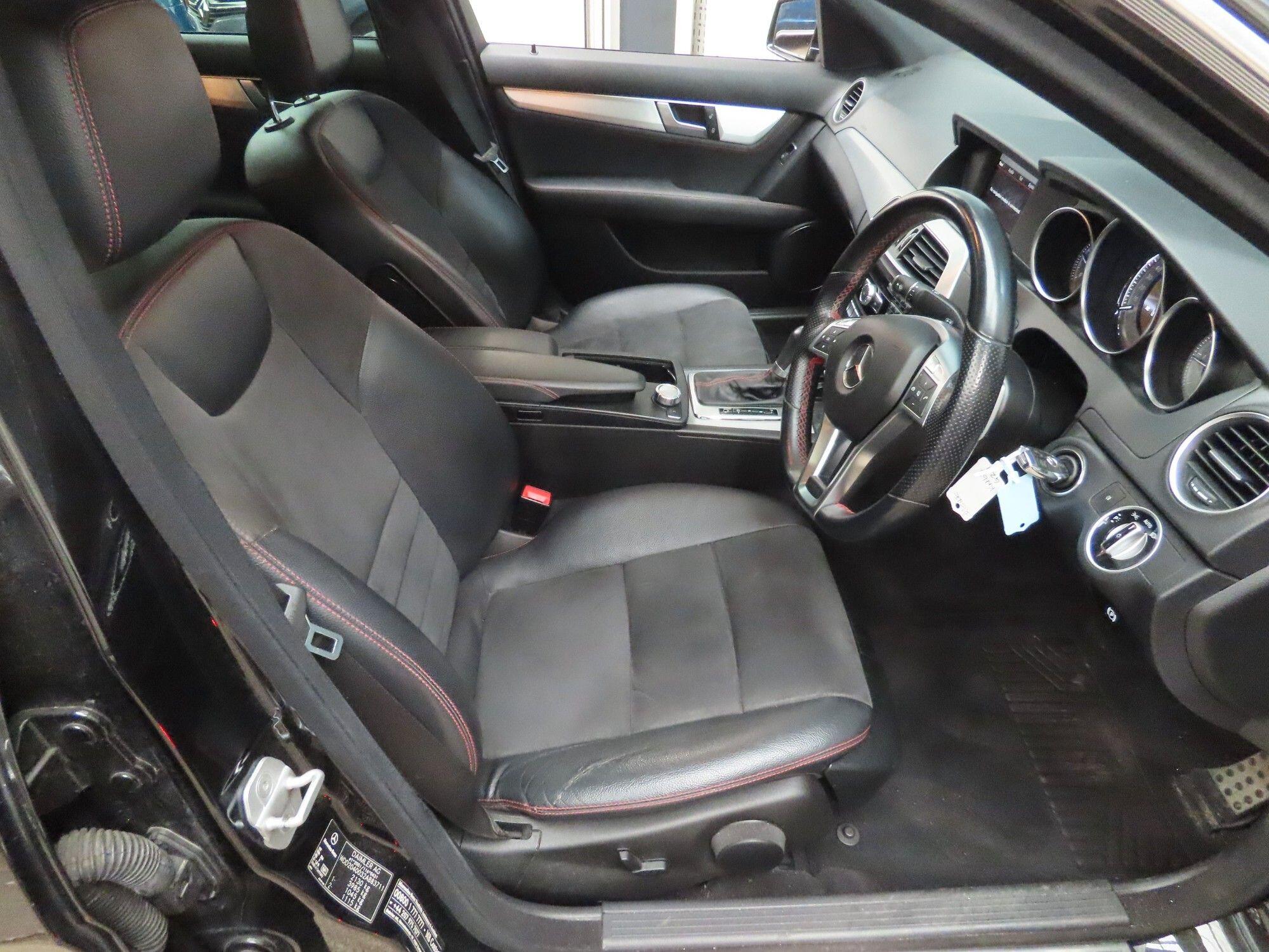 Mercedes-Benz C-Class view 6