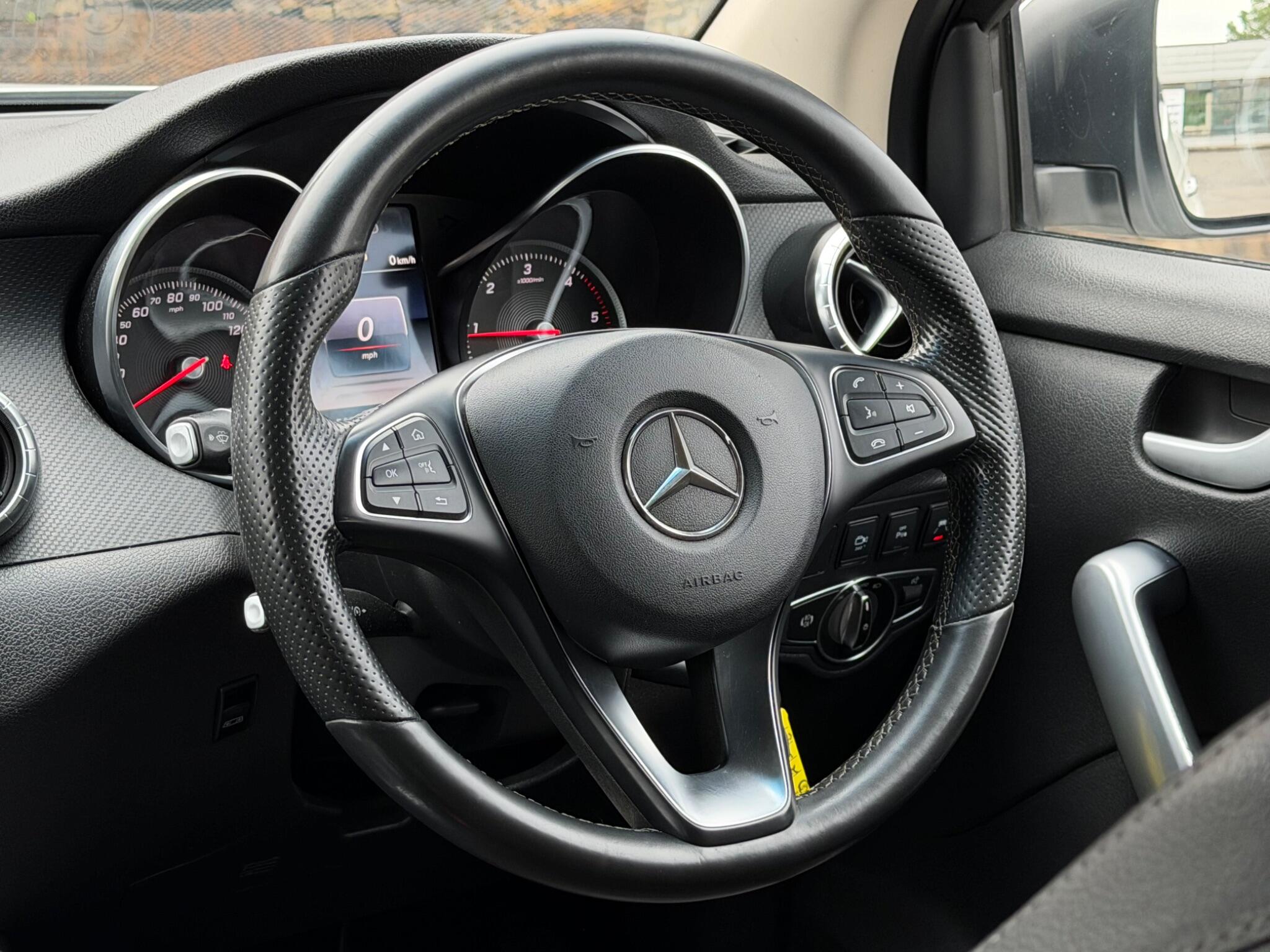 Mercedes-Benz X-Class view 27