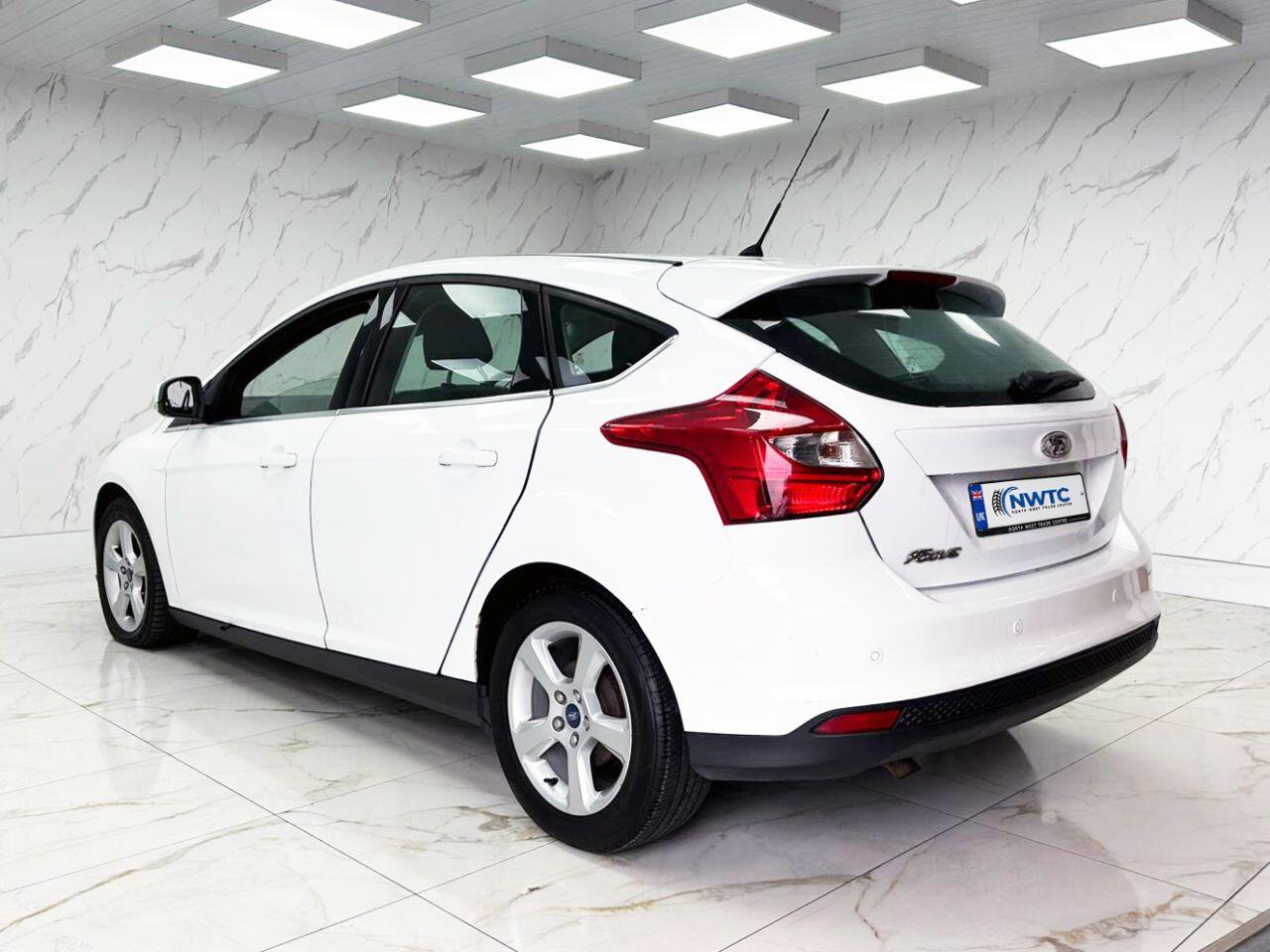 Ford Focus view 8