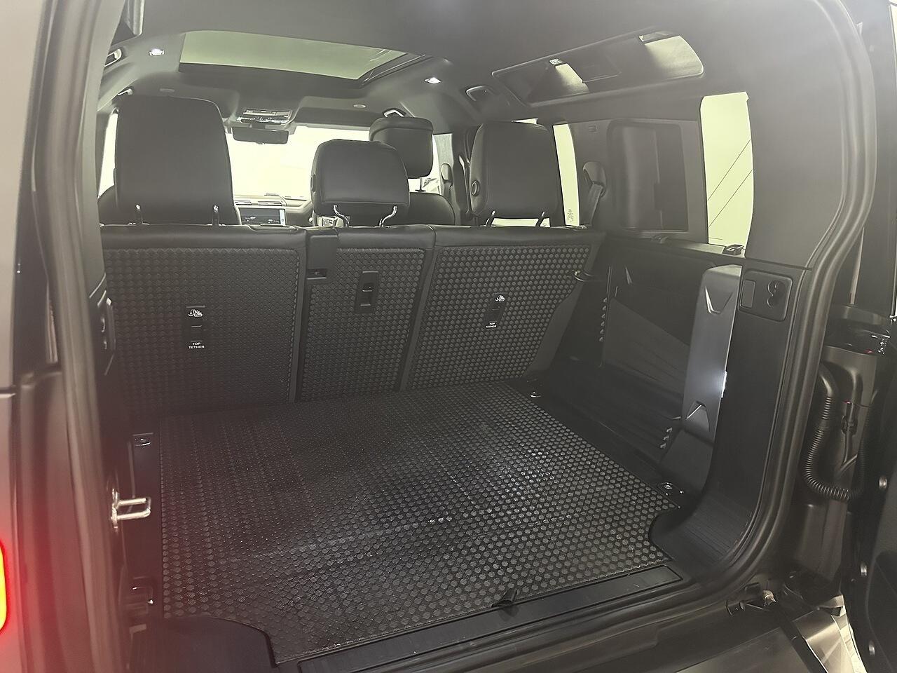 Land Rover Defender view 13
