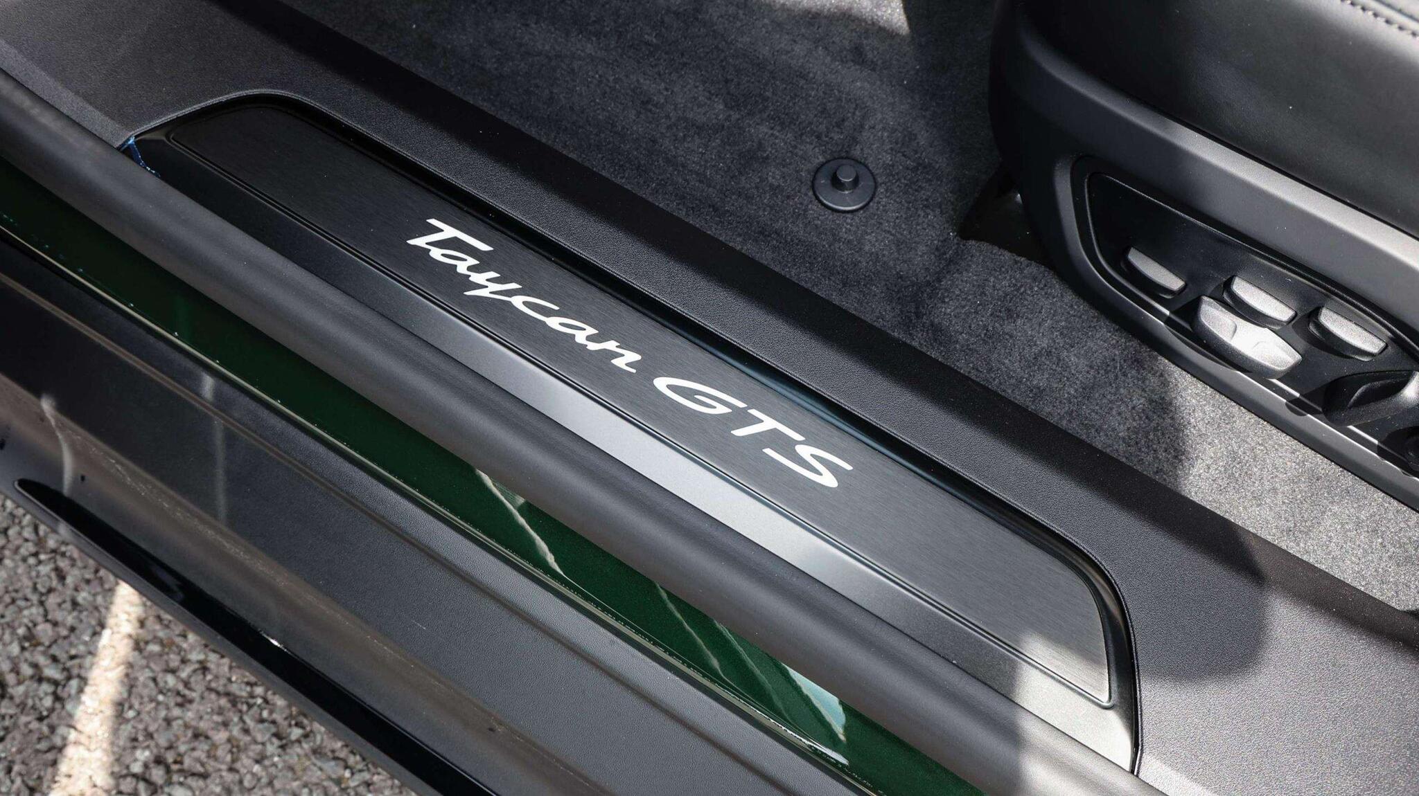 Porsche Taycan view 21