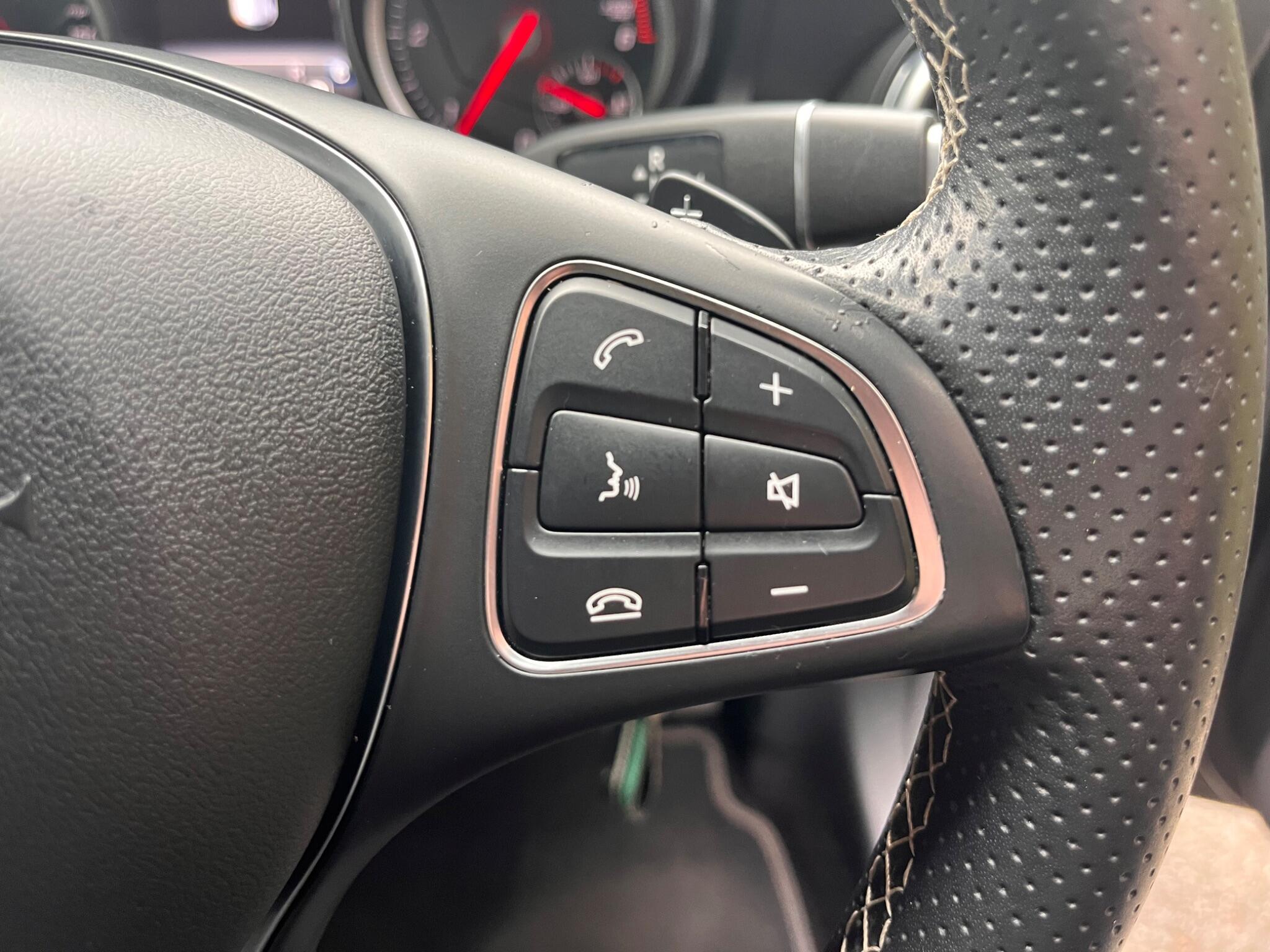 Mercedes-Benz Gla view 28