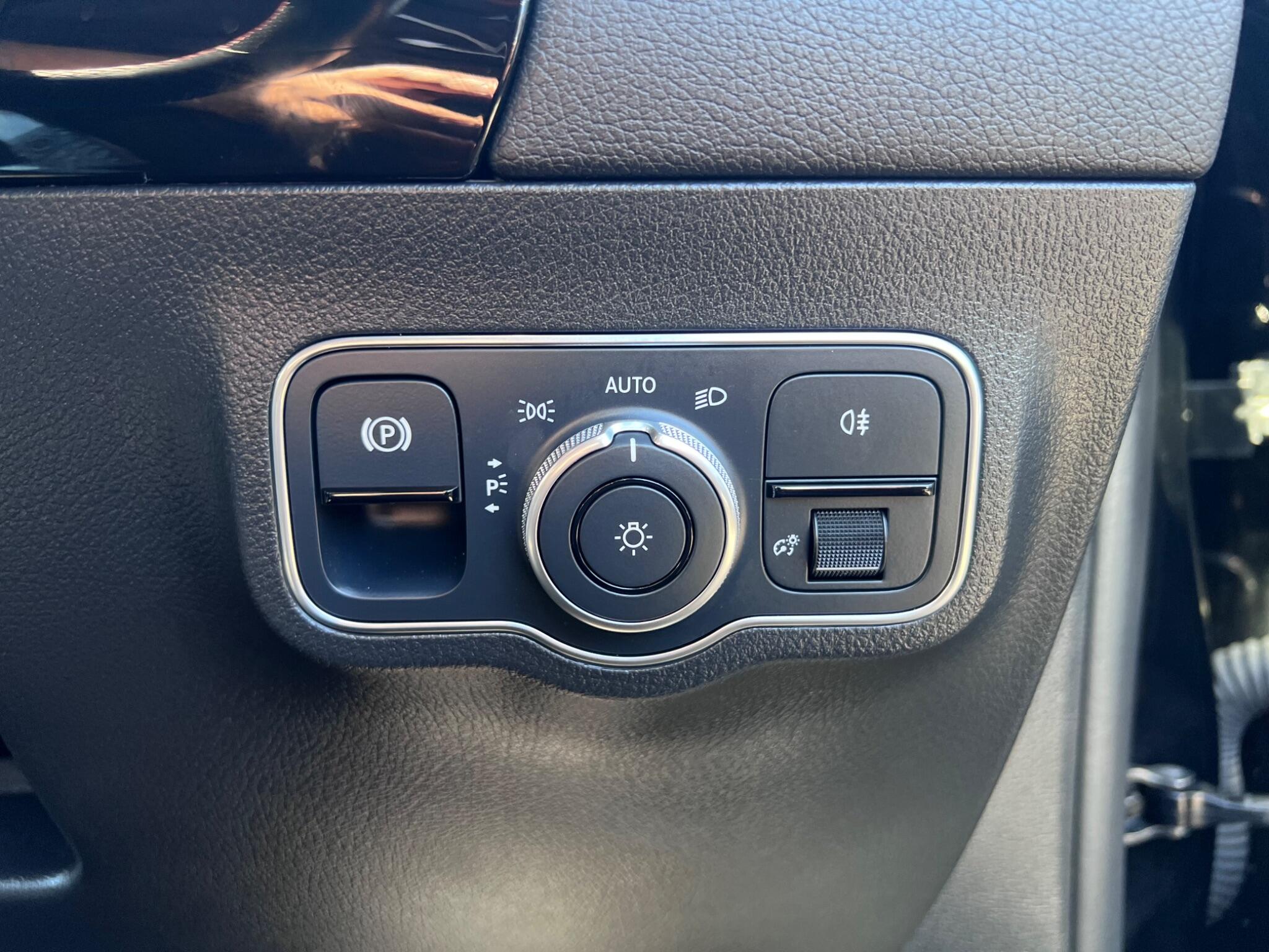 Mercedes-Benz Gla view 31
