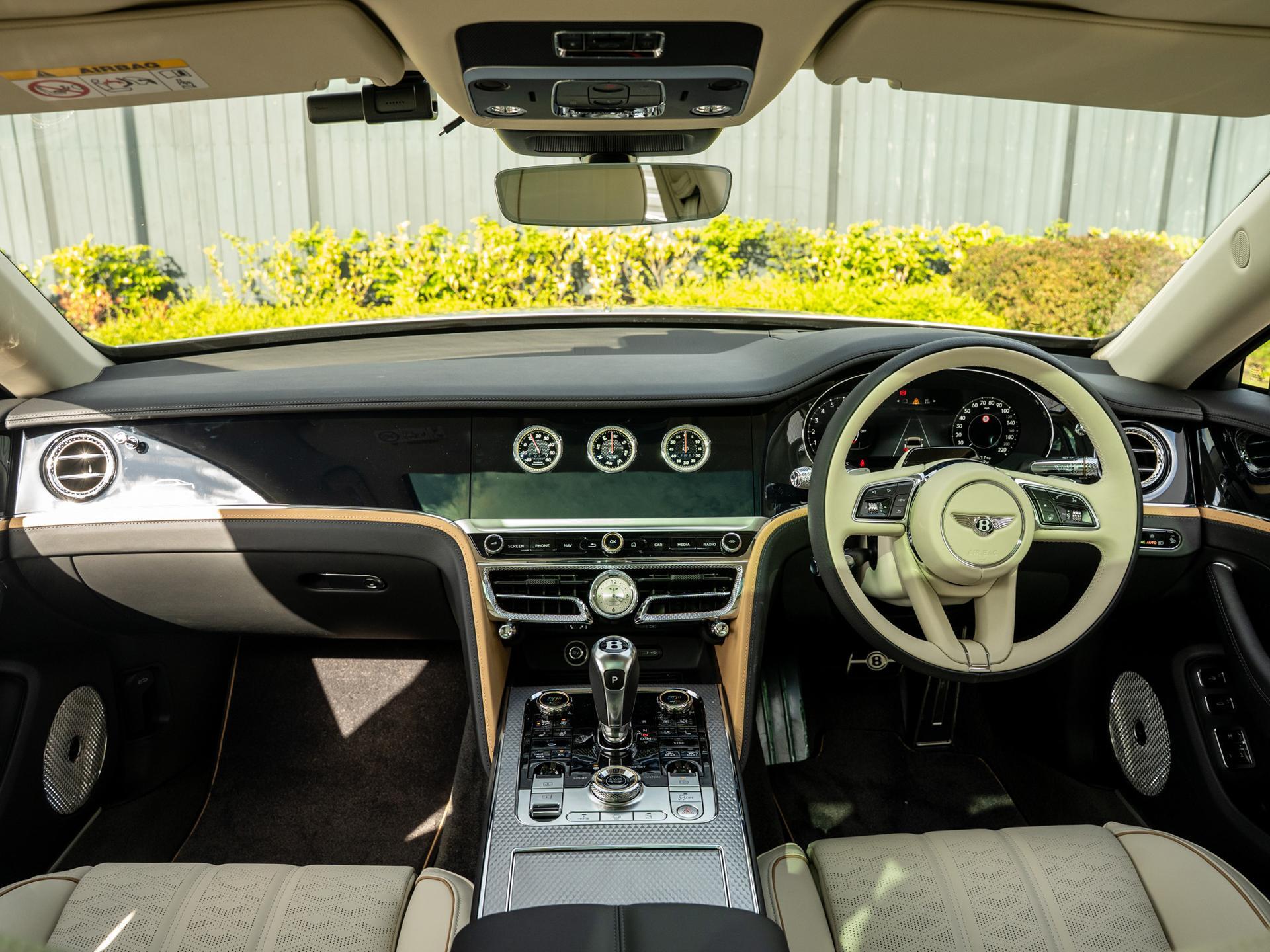 Bentley Flying Spur view 4