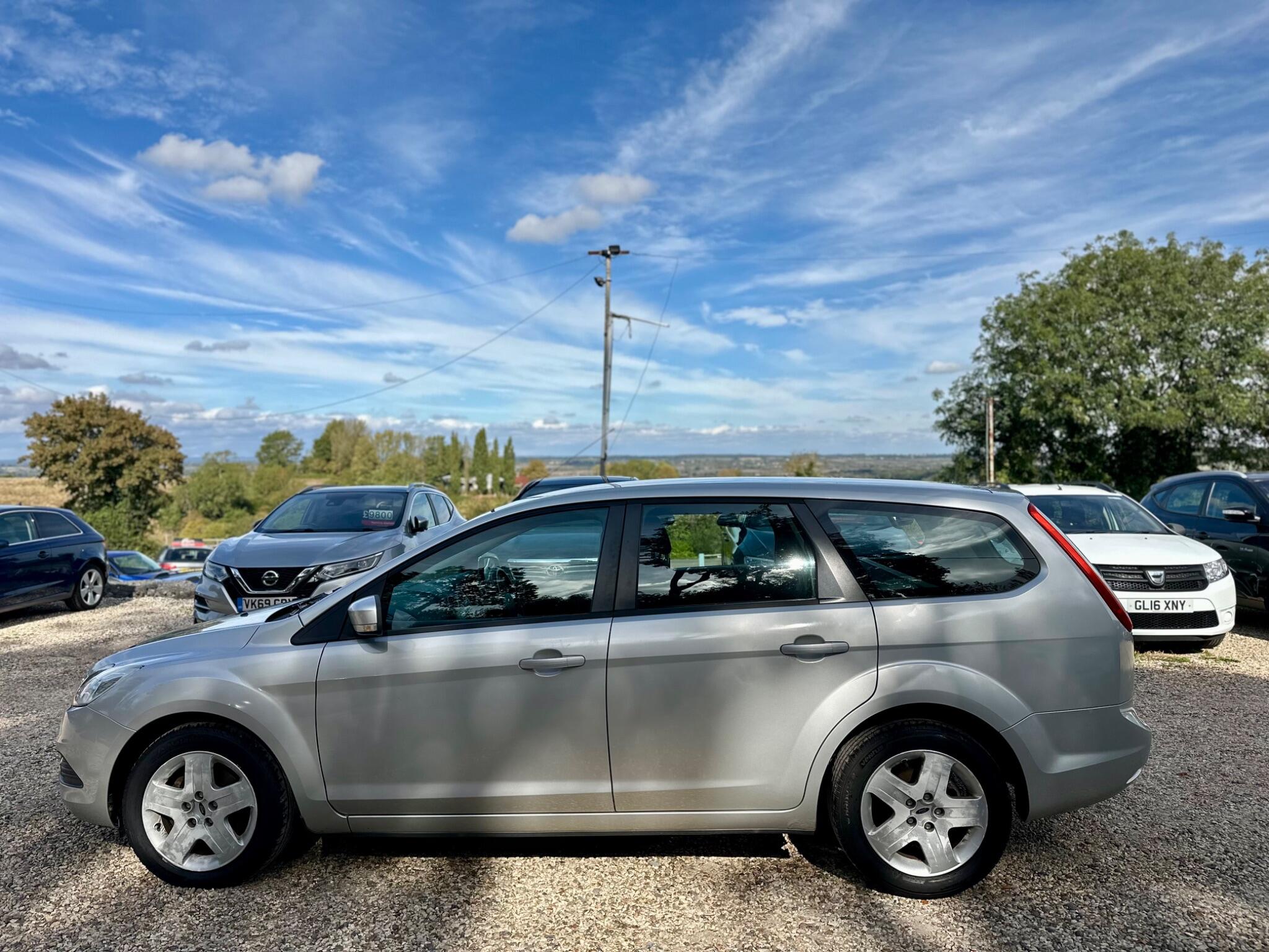 Ford Focus view 9