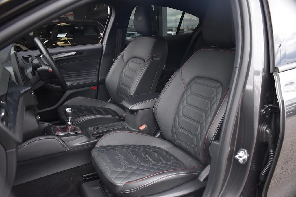Ford Focus view 12