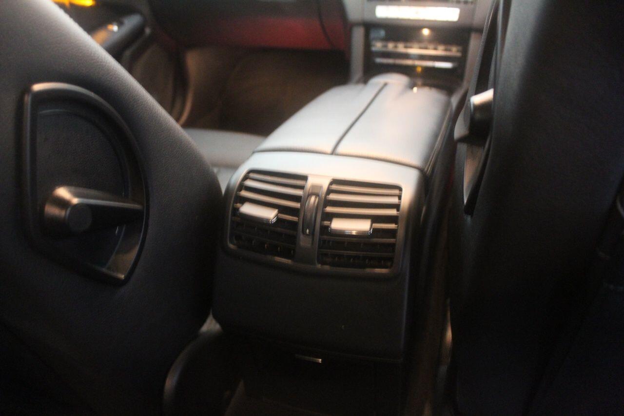 Mercedes-Benz E-Class view 48