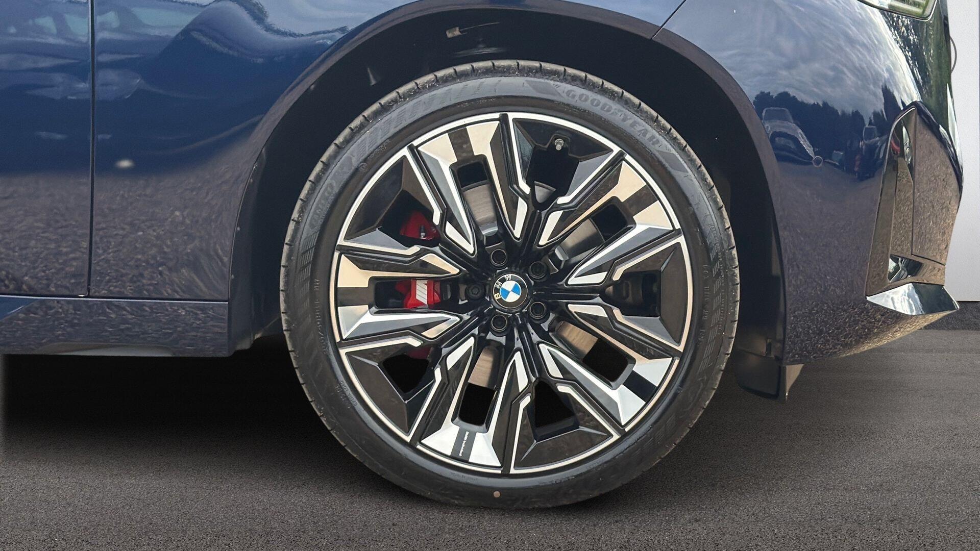 BMW X3 view 14
