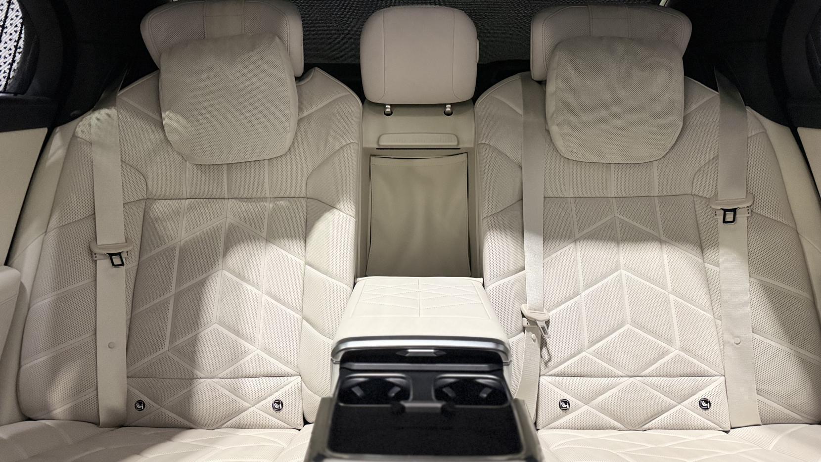 BMW i7 view 13