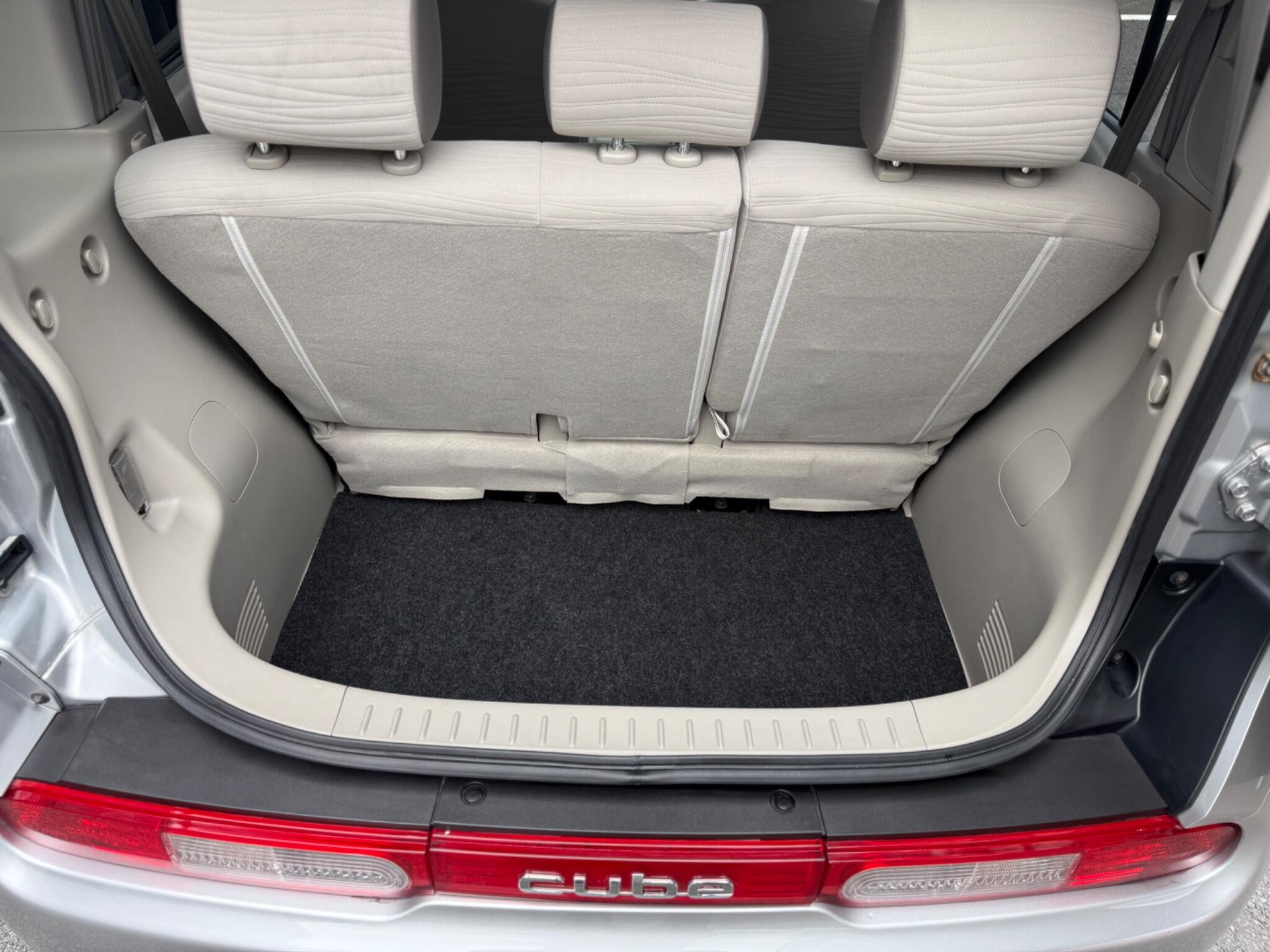 Nissan Cube view 50