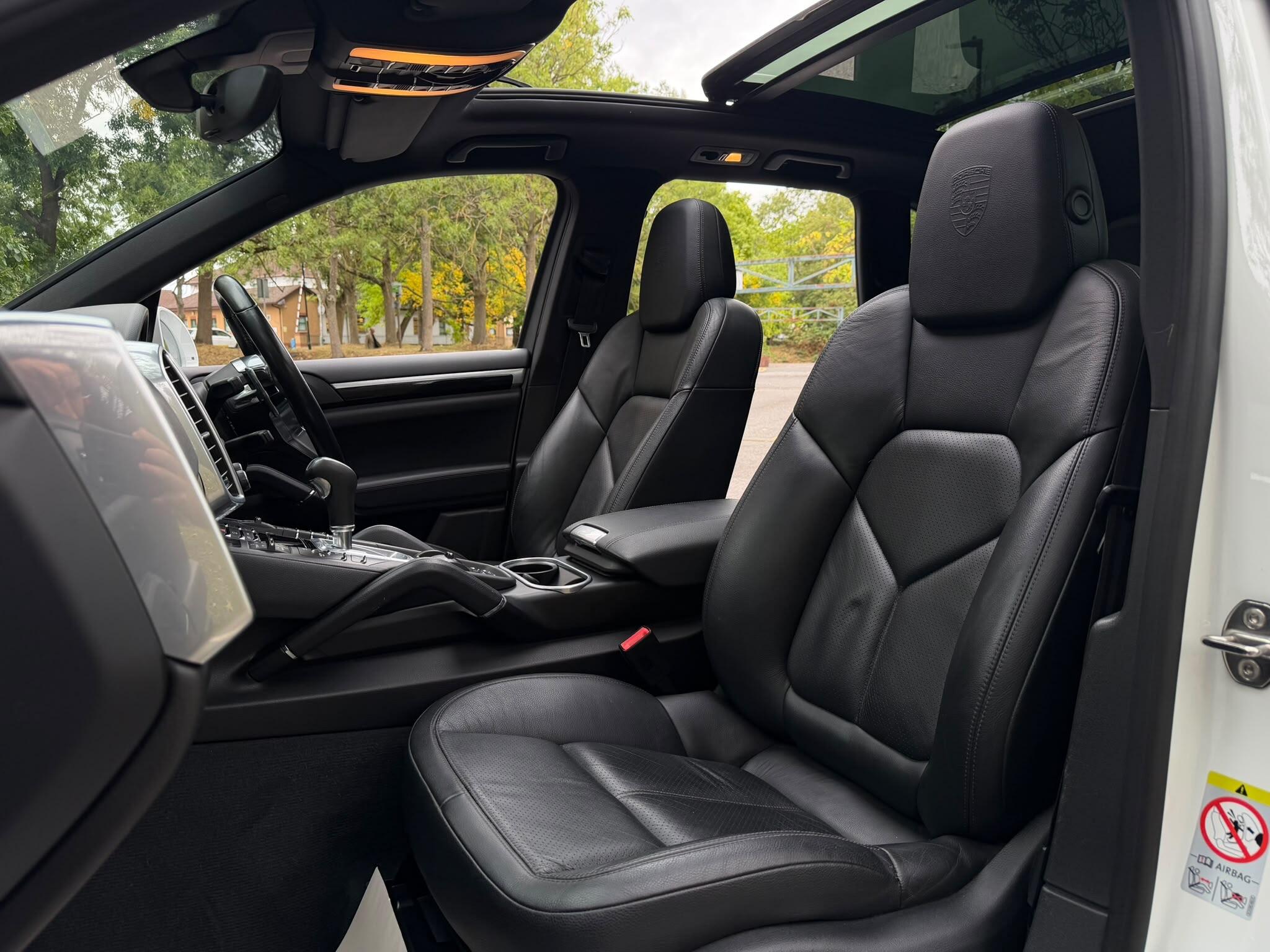 Porsche Cayenne view 13