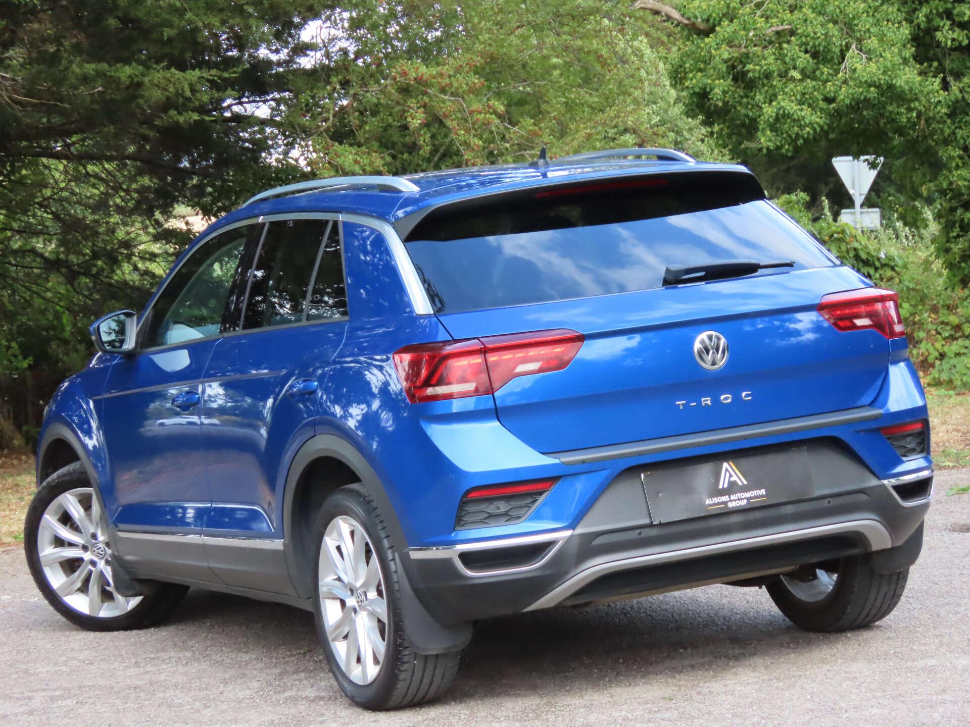 Volkswagen T-Roc view 7