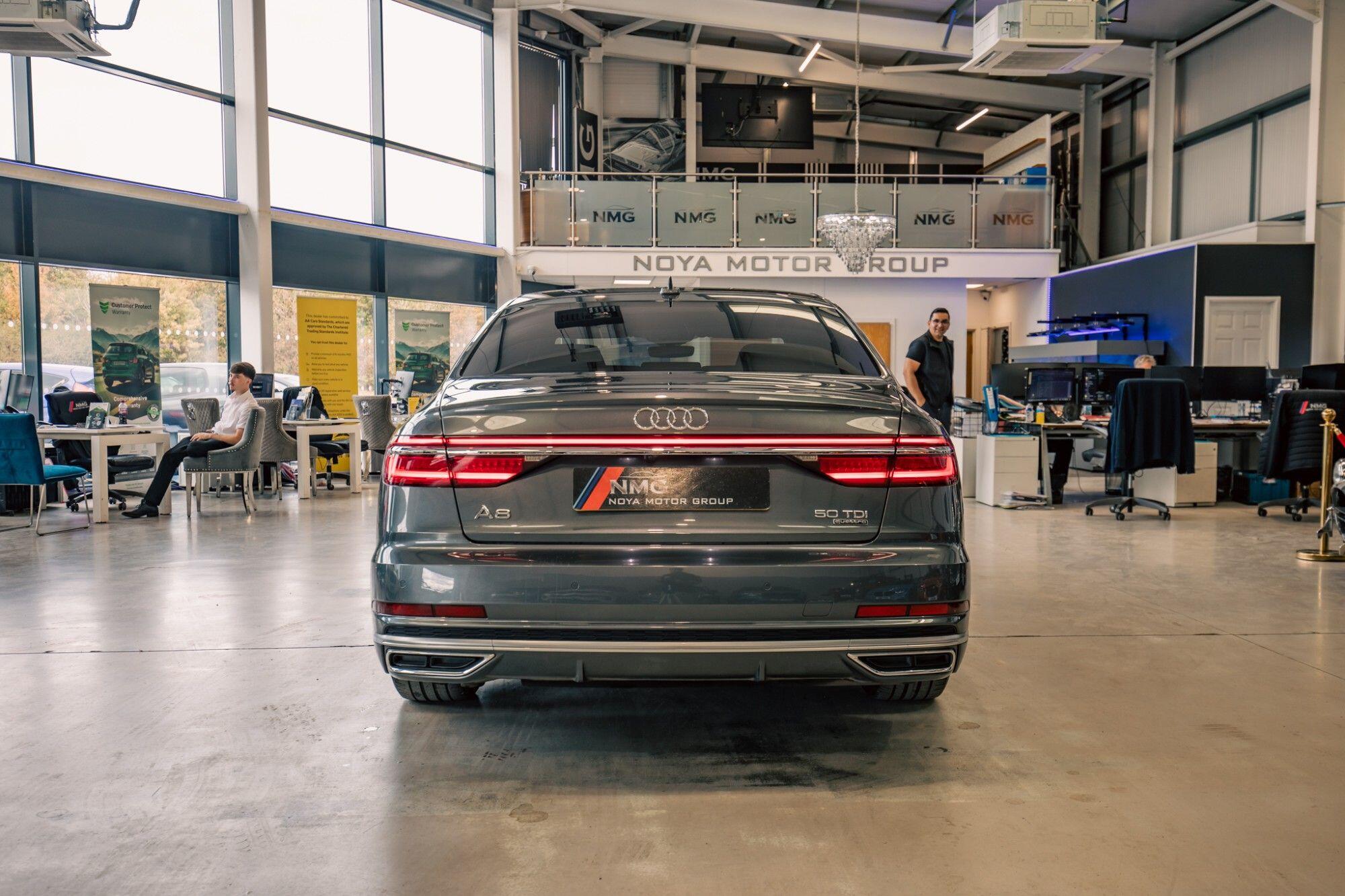 Audi A8 view 32