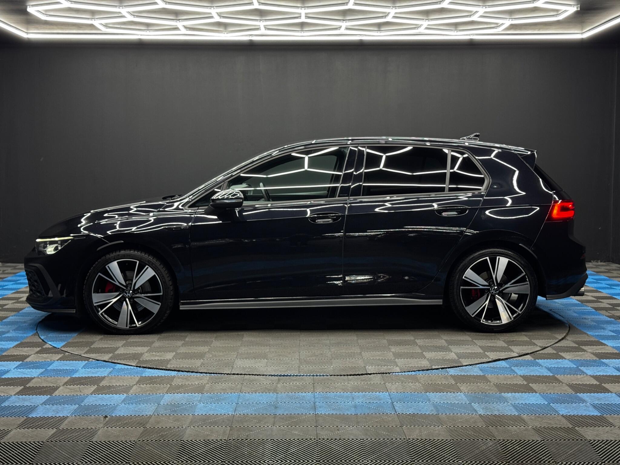 Volkswagen Golf view 8