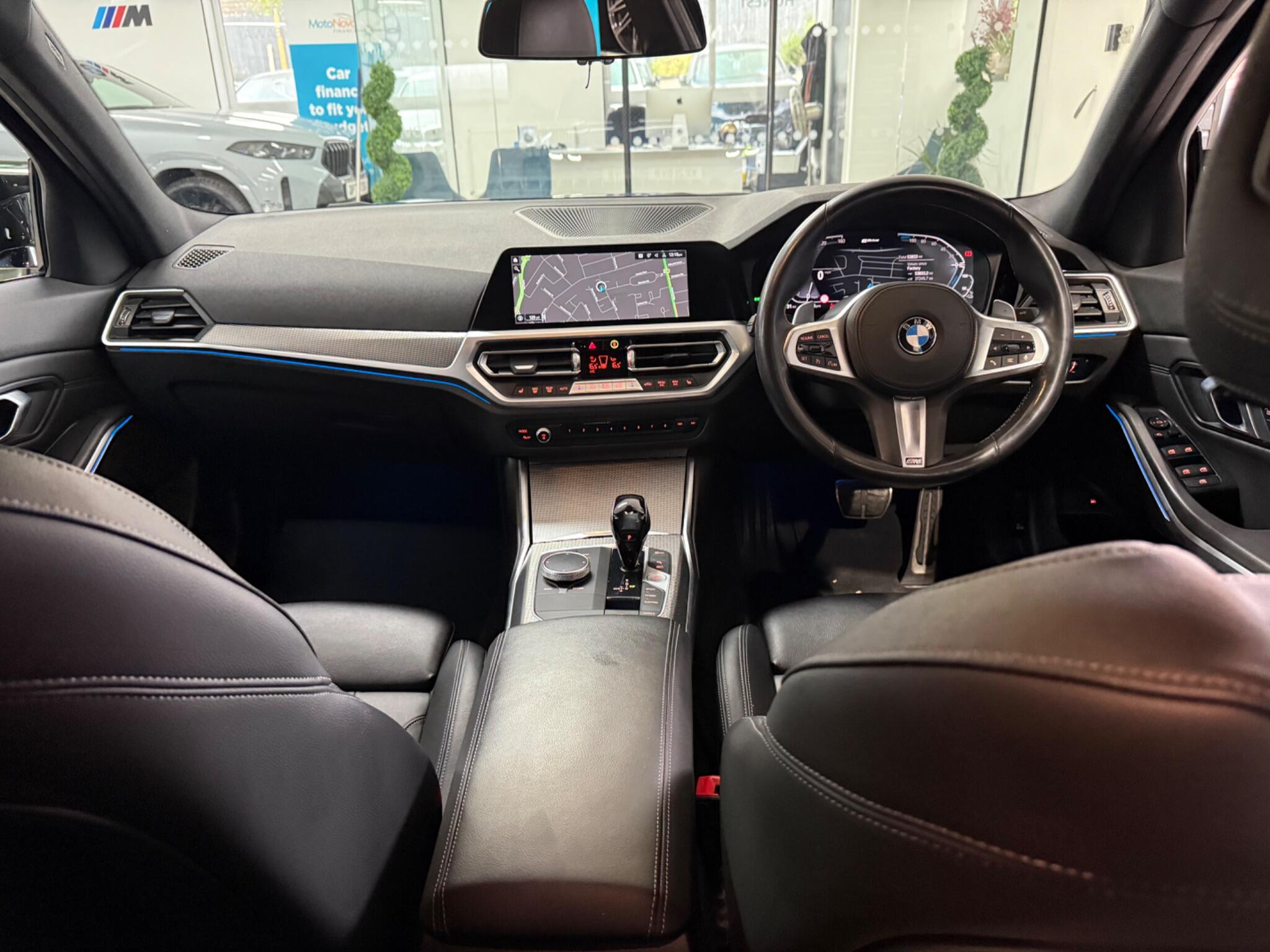 BMW 3 Series view 18