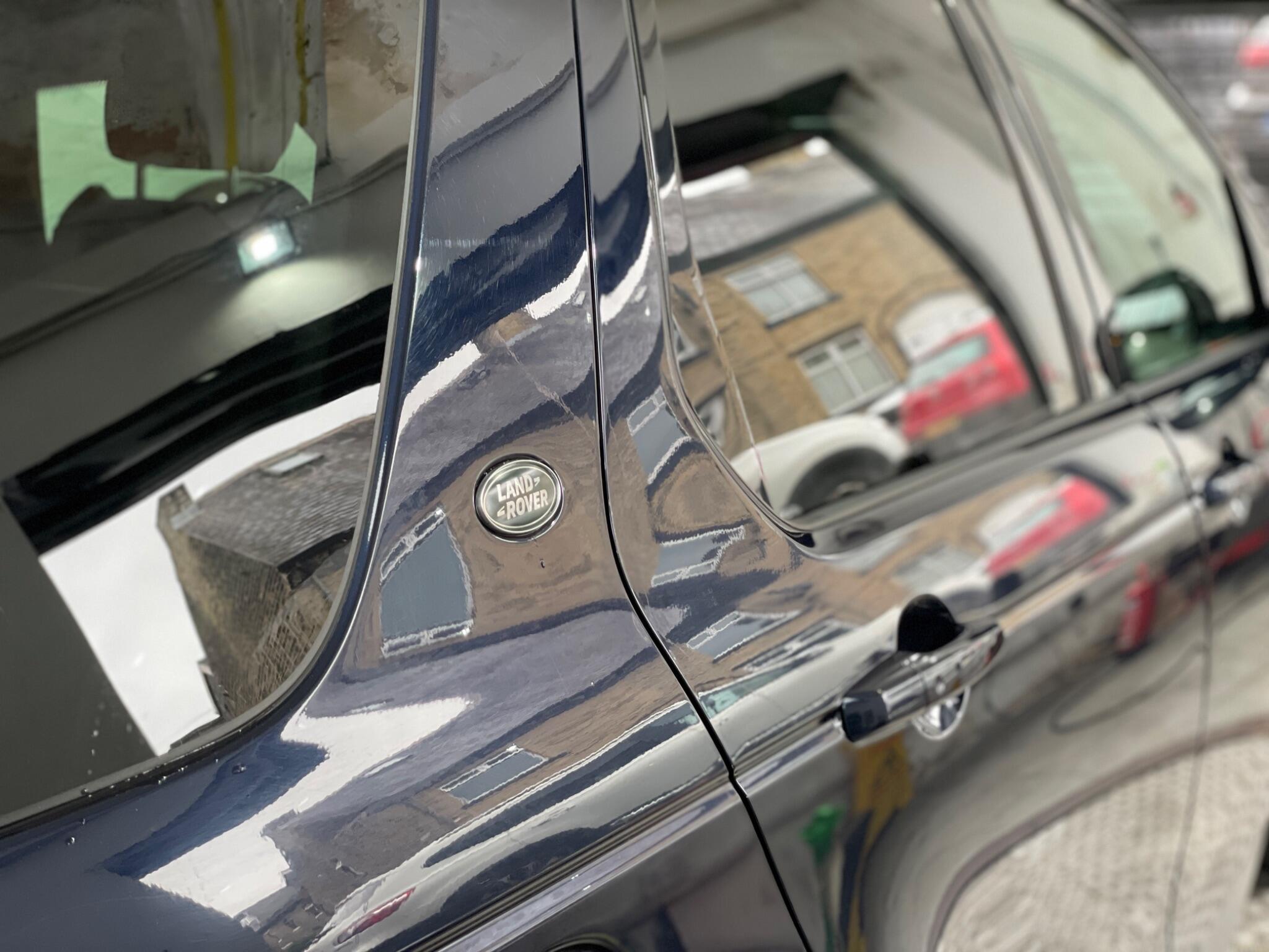 Land Rover Discovery Sport view 20