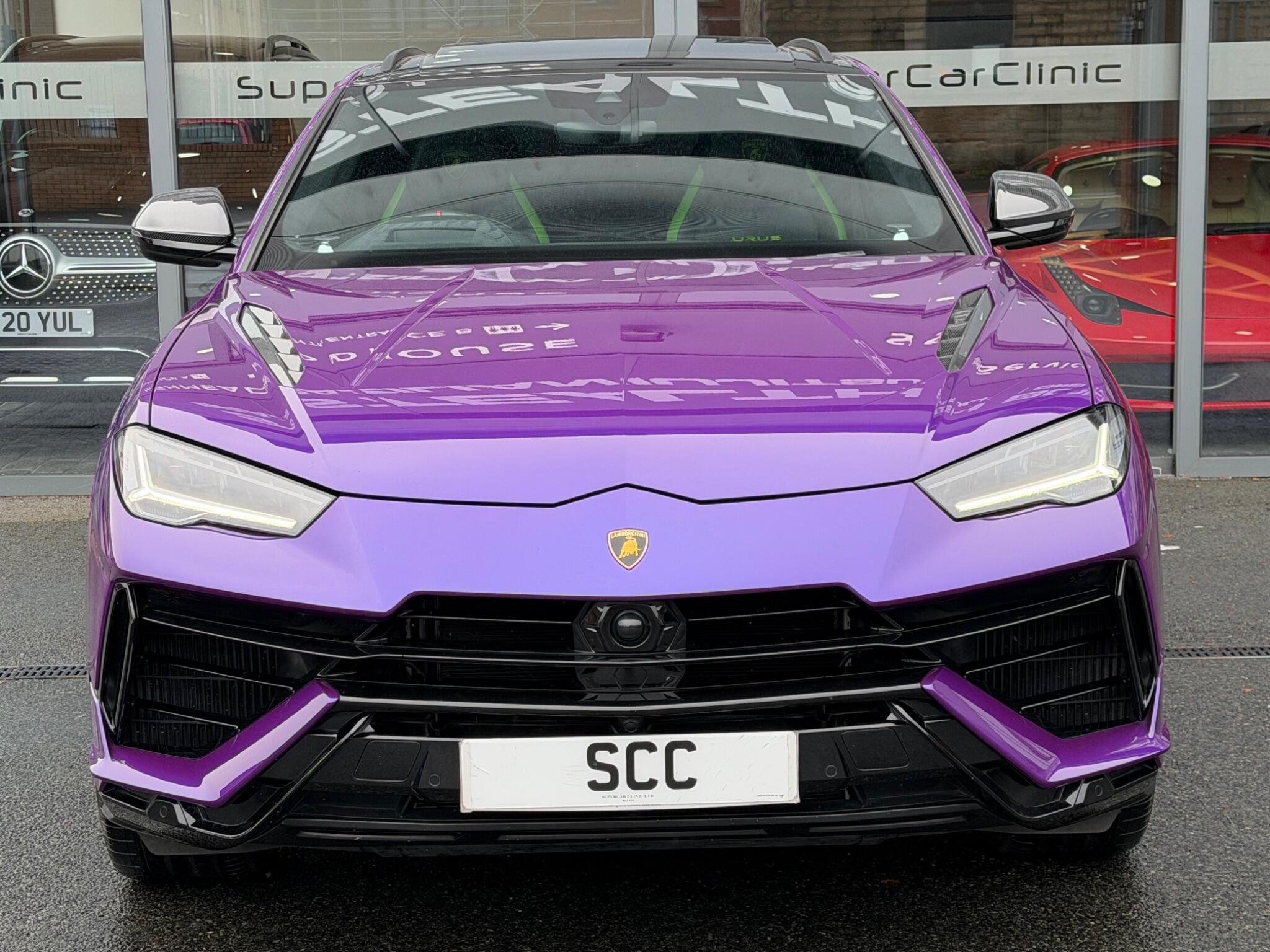 Lamborghini Urus view 7